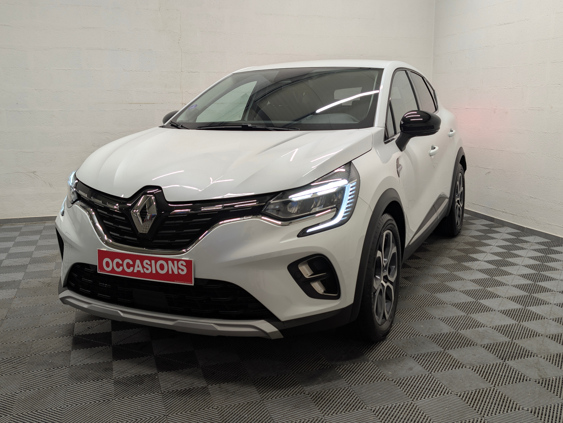 RENAULT CAPTUR techno E-Tech hybride 145 d'occasion