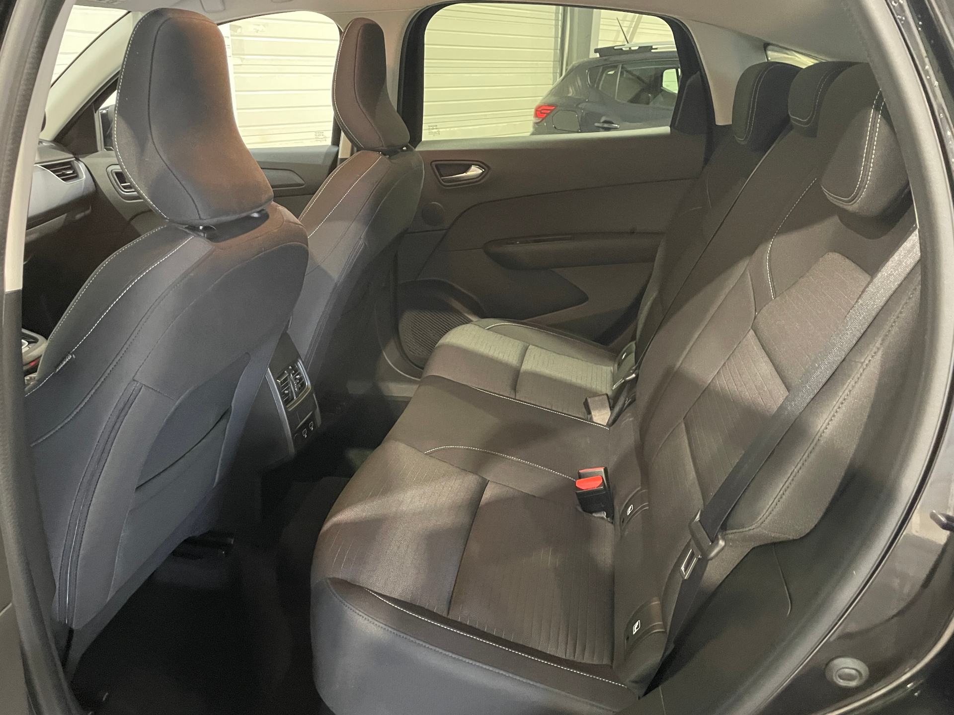 Photo 12 du véhicule RENAULT ARKANA