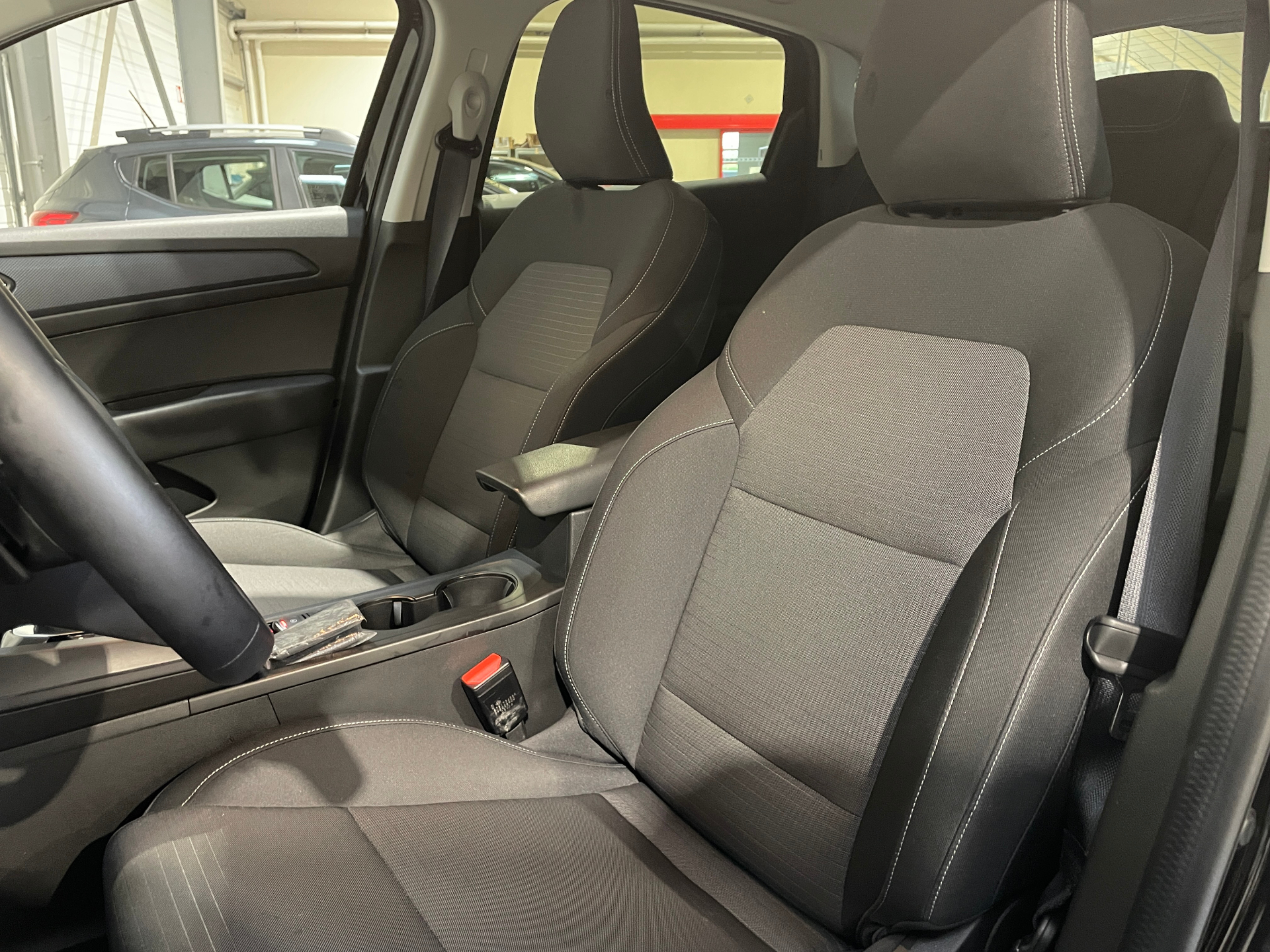 Photo 11 du véhicule RENAULT ARKANA