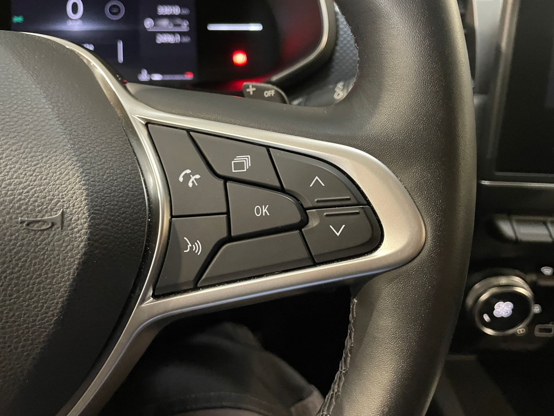 Photo 29 du véhicule RENAULT ARKANA