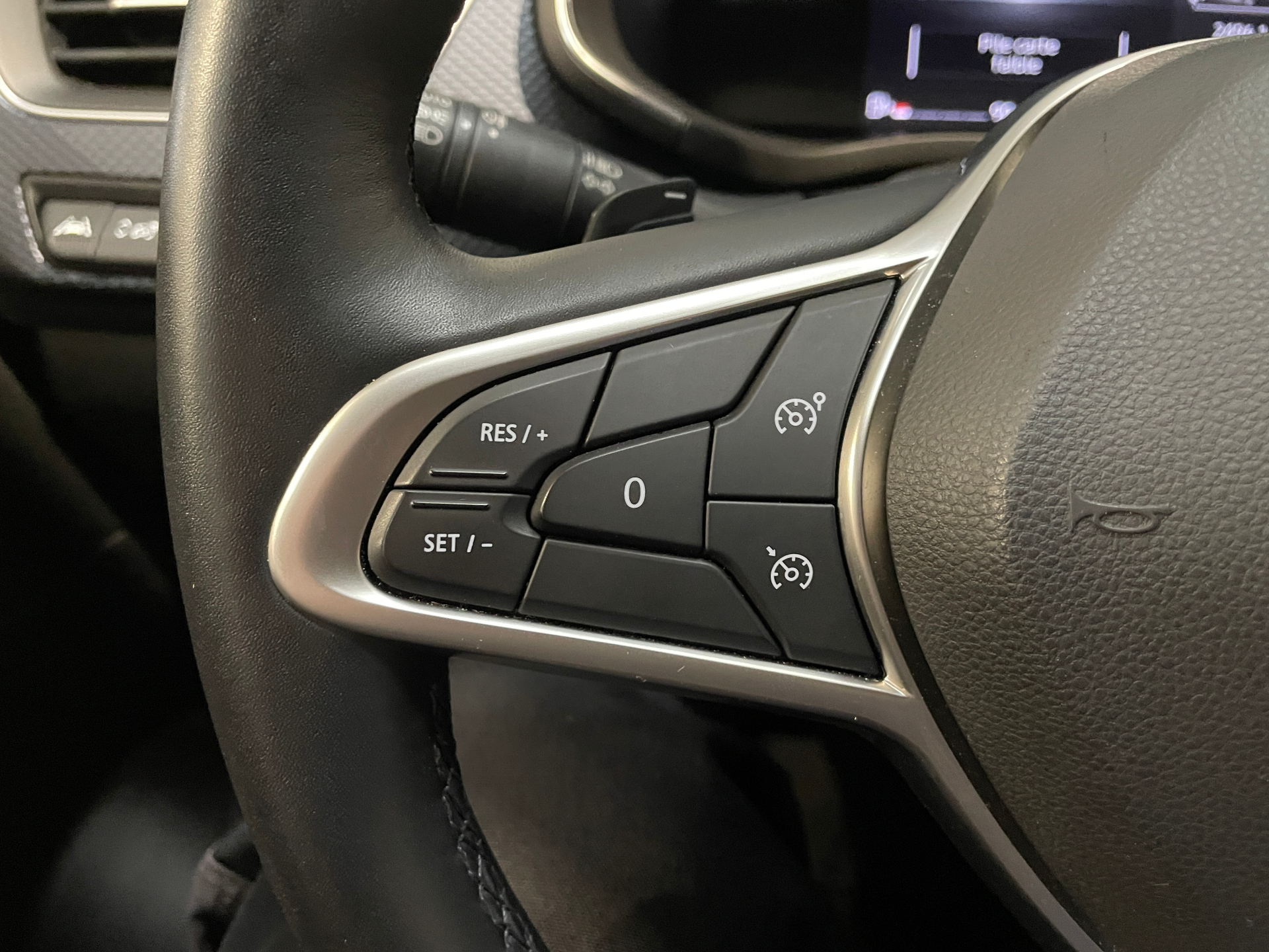 Photo 30 du véhicule RENAULT ARKANA