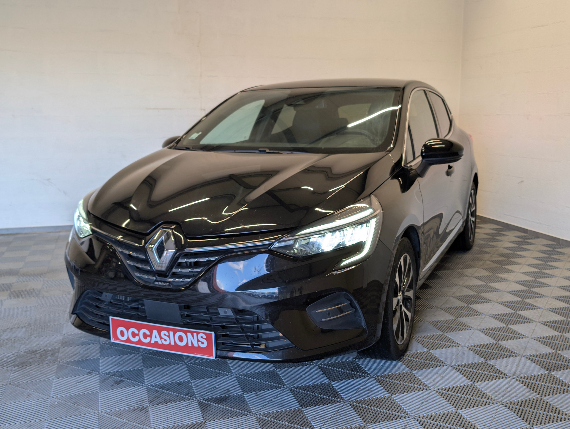 RENAULT CLIO V techno TCe 90 d'occasion