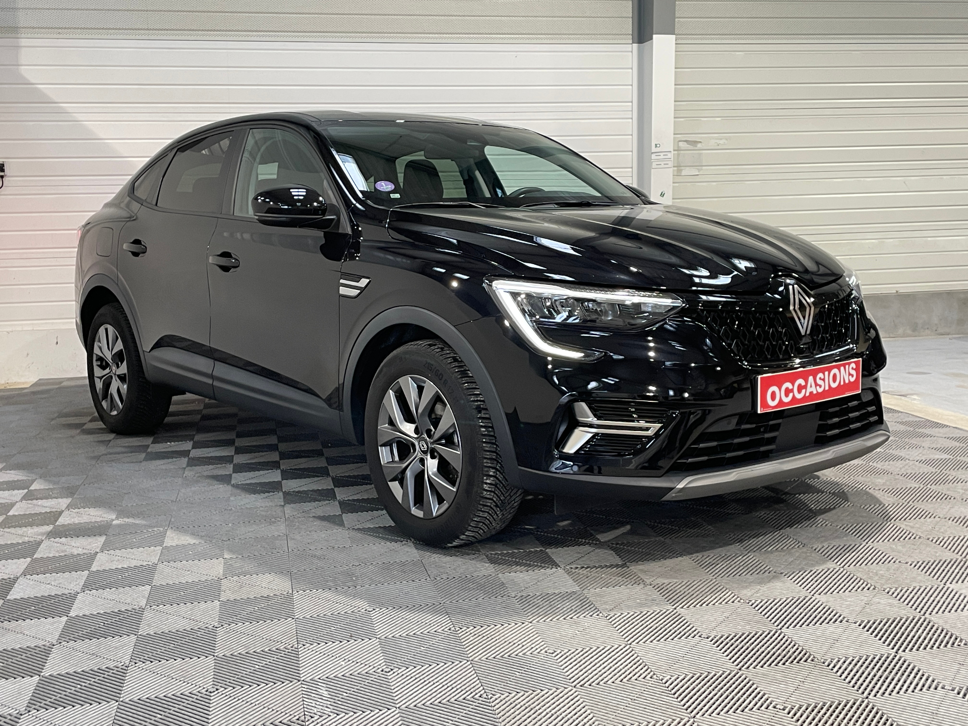 Photo 3 du véhicule RENAULT ARKANA