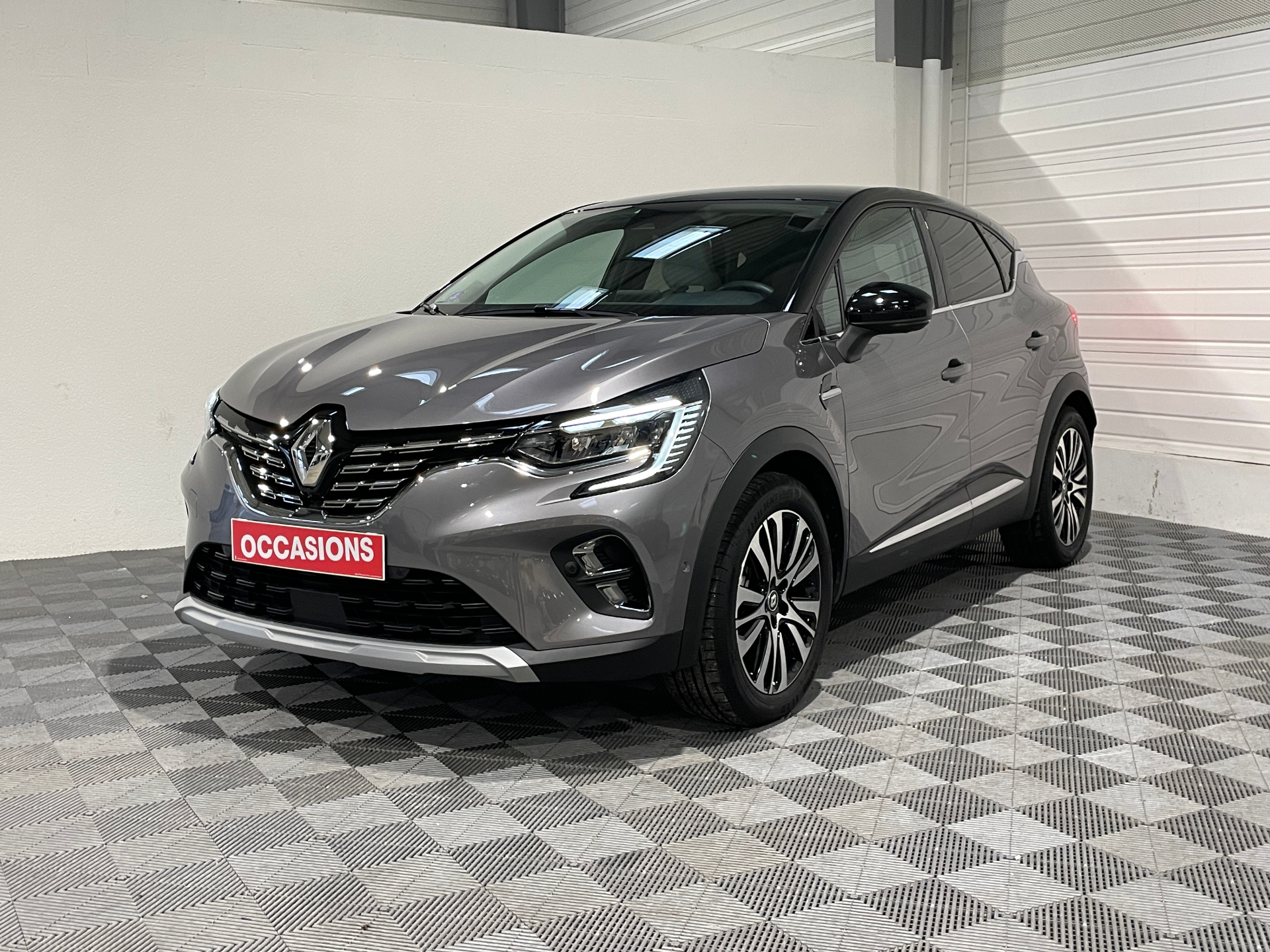 RENAULT CAPTUR E-Tech full hybrid 145 Iconic d'occasion
