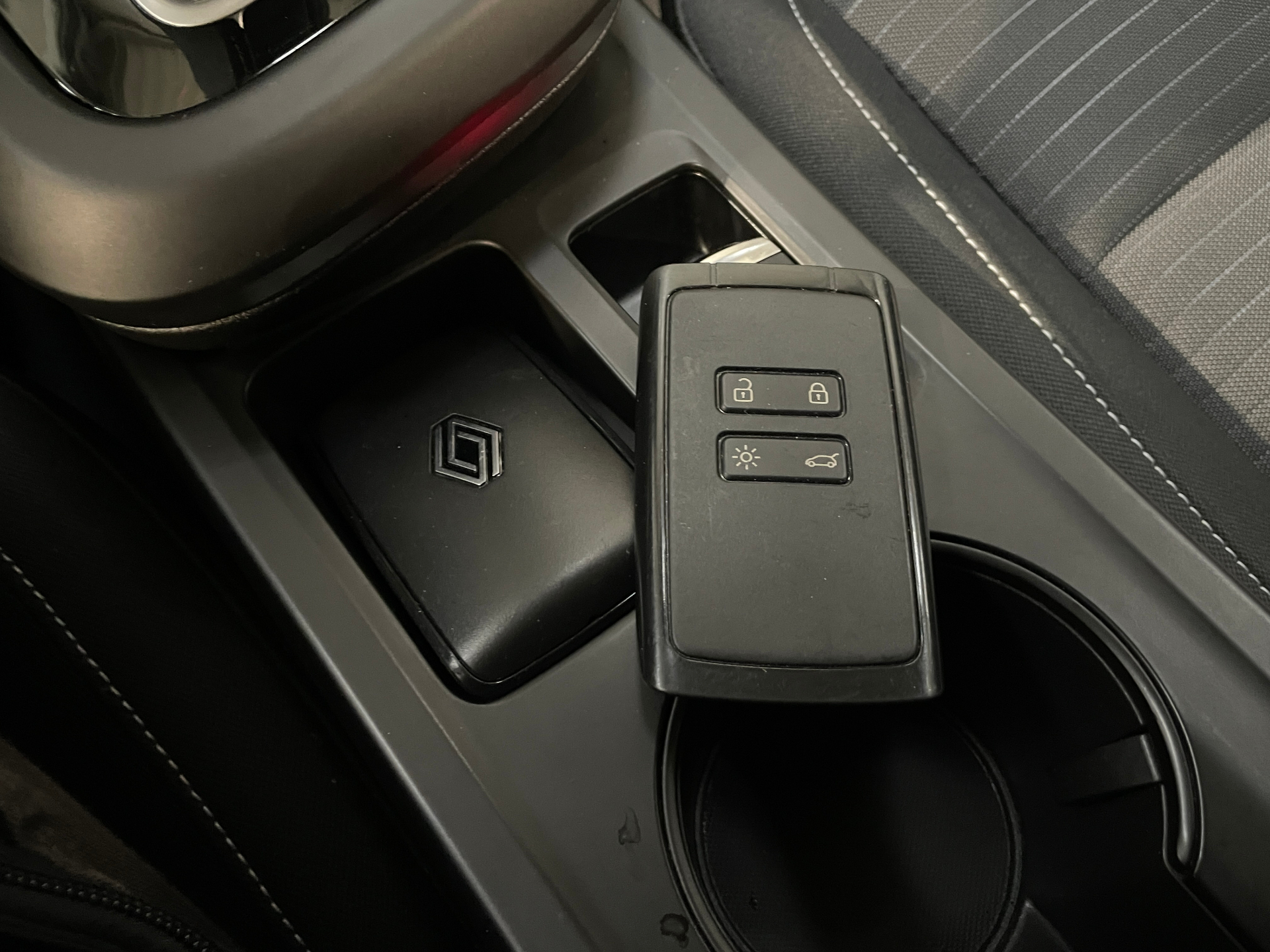 Photo 28 du véhicule RENAULT ARKANA