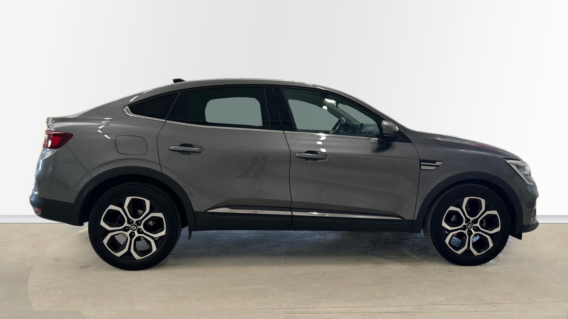 Photo 4 du véhicule RENAULT ARKANA