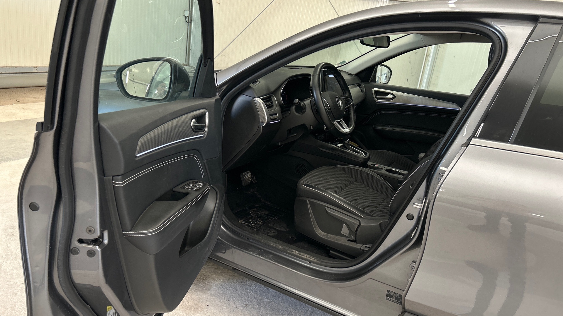 Photo 10 du véhicule RENAULT ARKANA