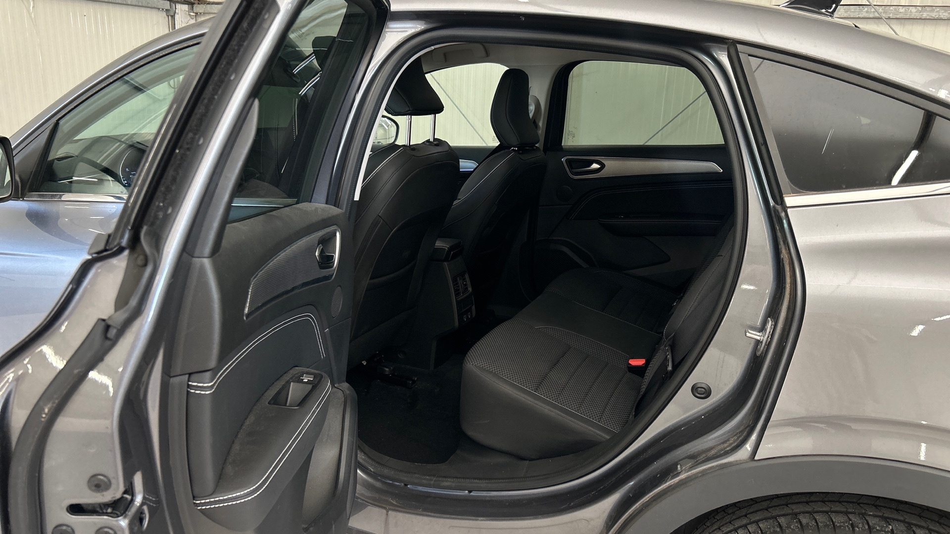 Photo 12 du véhicule RENAULT ARKANA