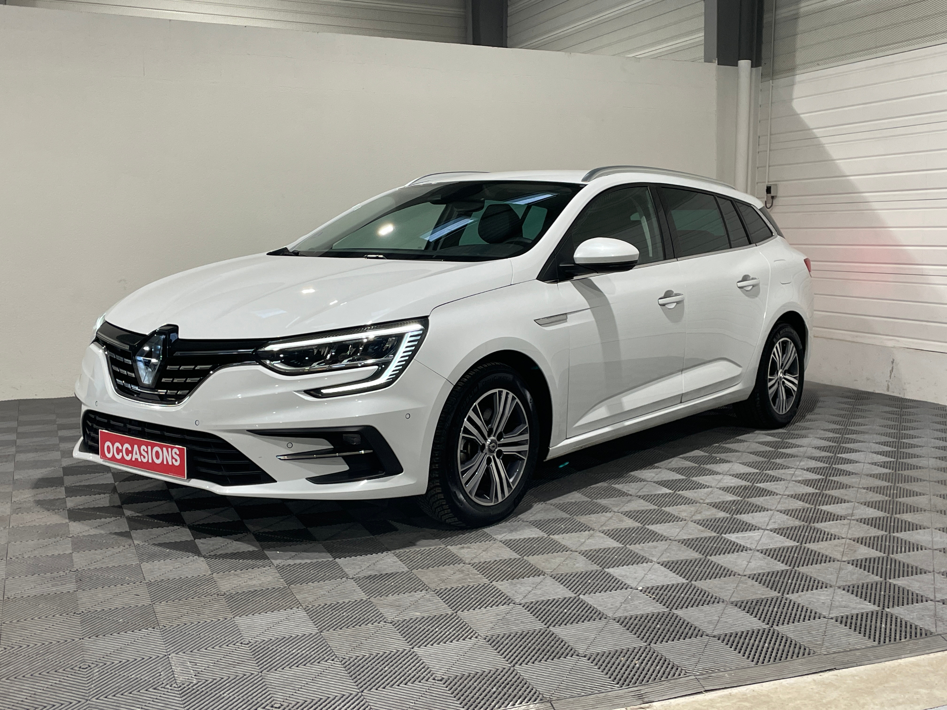RENAULT MEGANE IV ESTATE E-TECH Plug-In Hybride 160 - 21N Intens d'occasion
