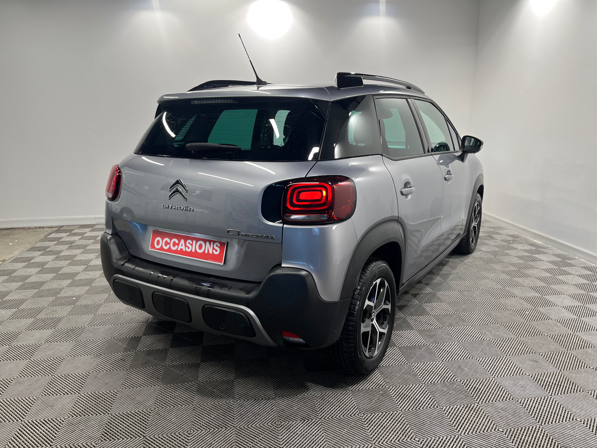 Photo 6 du véhicule CITROEN C3 AIRCROSS
