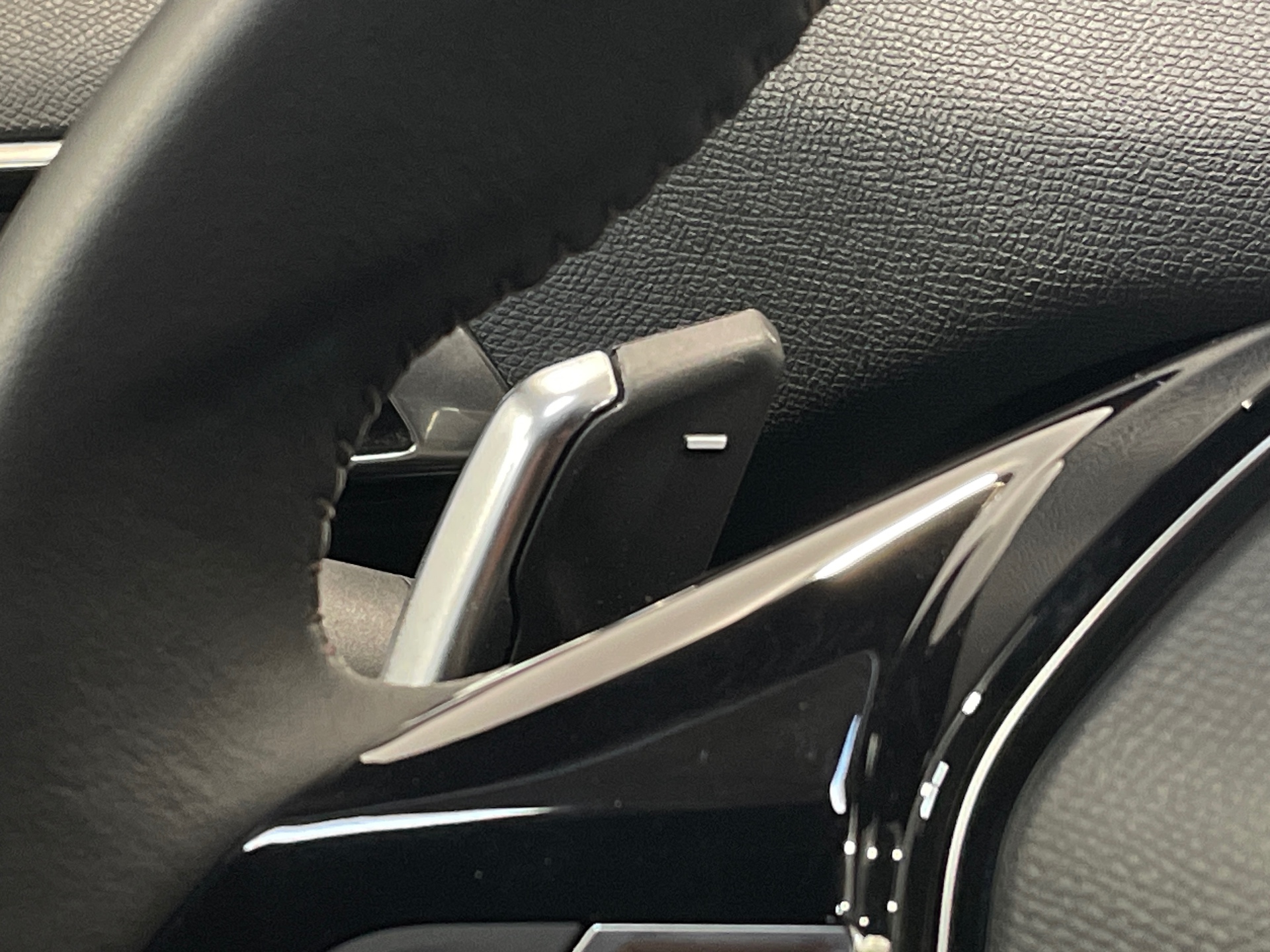 Photo 31 du véhicule PEUGEOT 3008