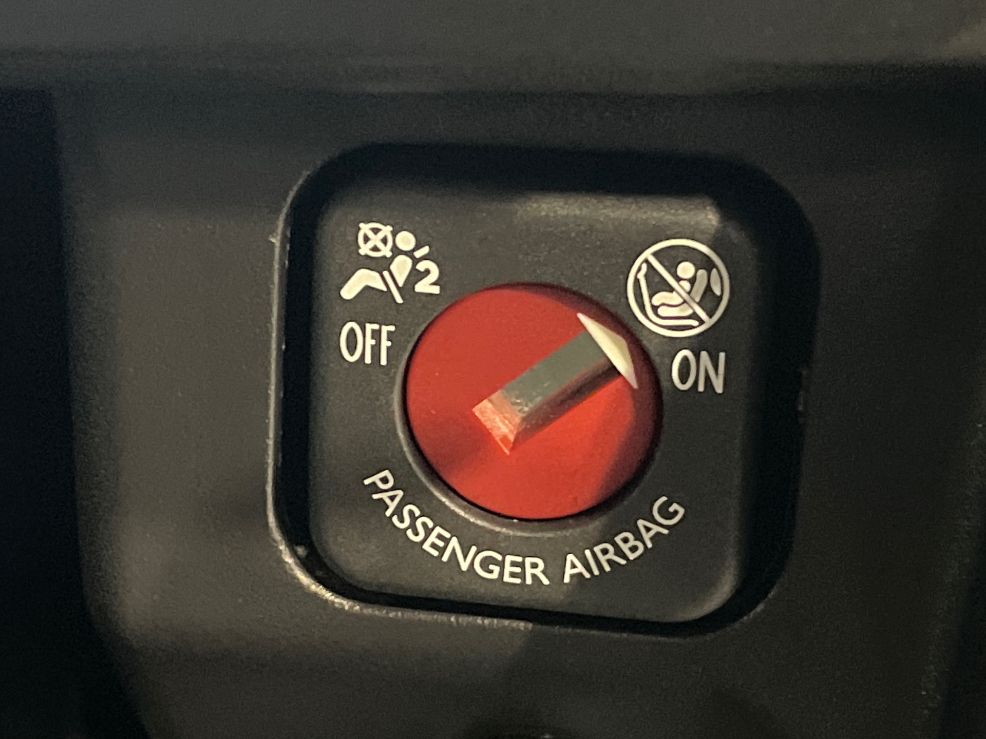 Photo 28 du véhicule PEUGEOT 3008