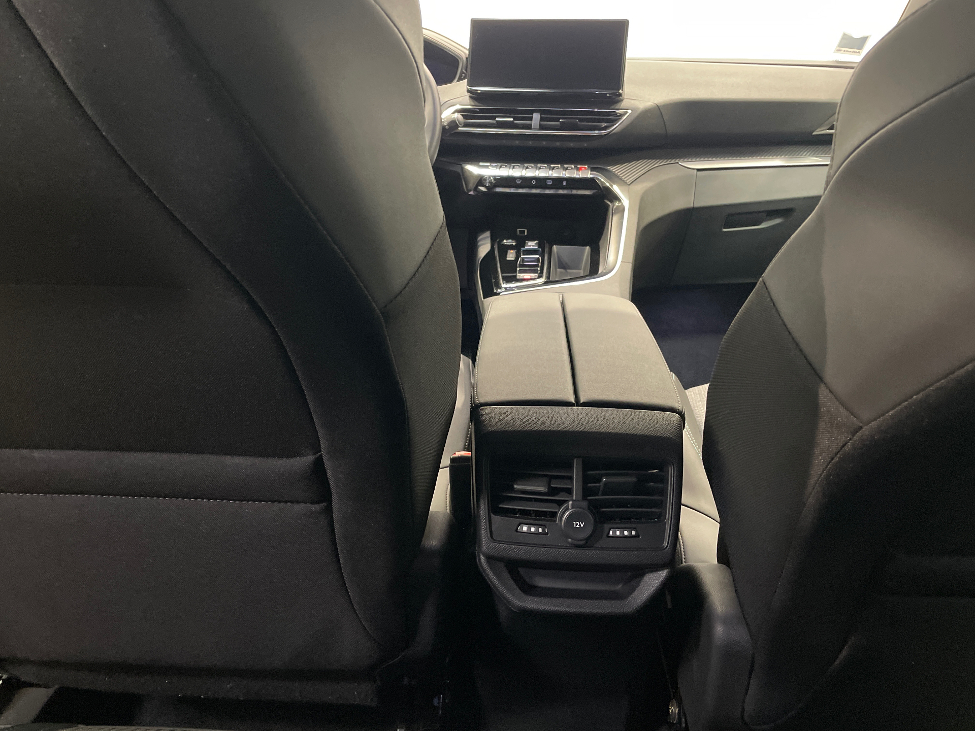 Photo 48 du véhicule PEUGEOT 3008