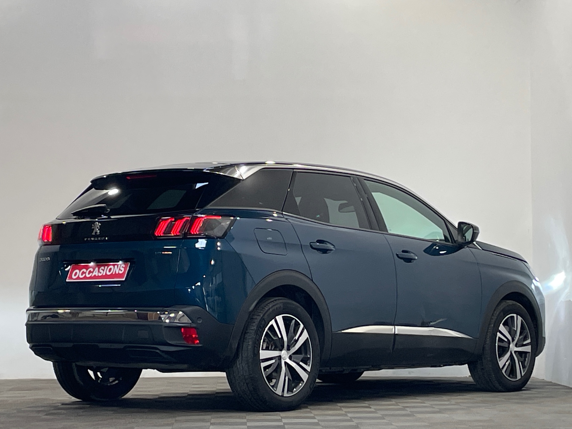 Photo 3 du véhicule PEUGEOT 3008