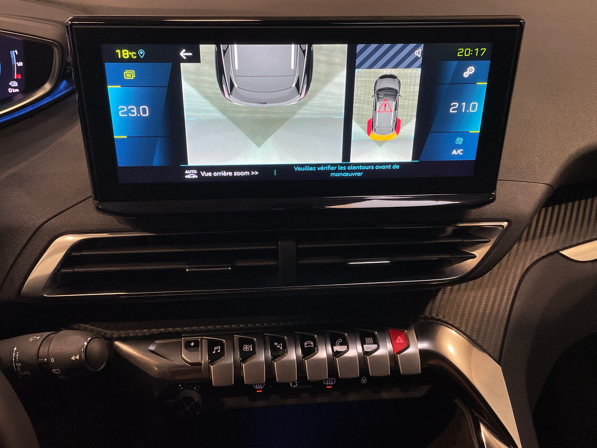 Photo 12 du véhicule PEUGEOT 3008