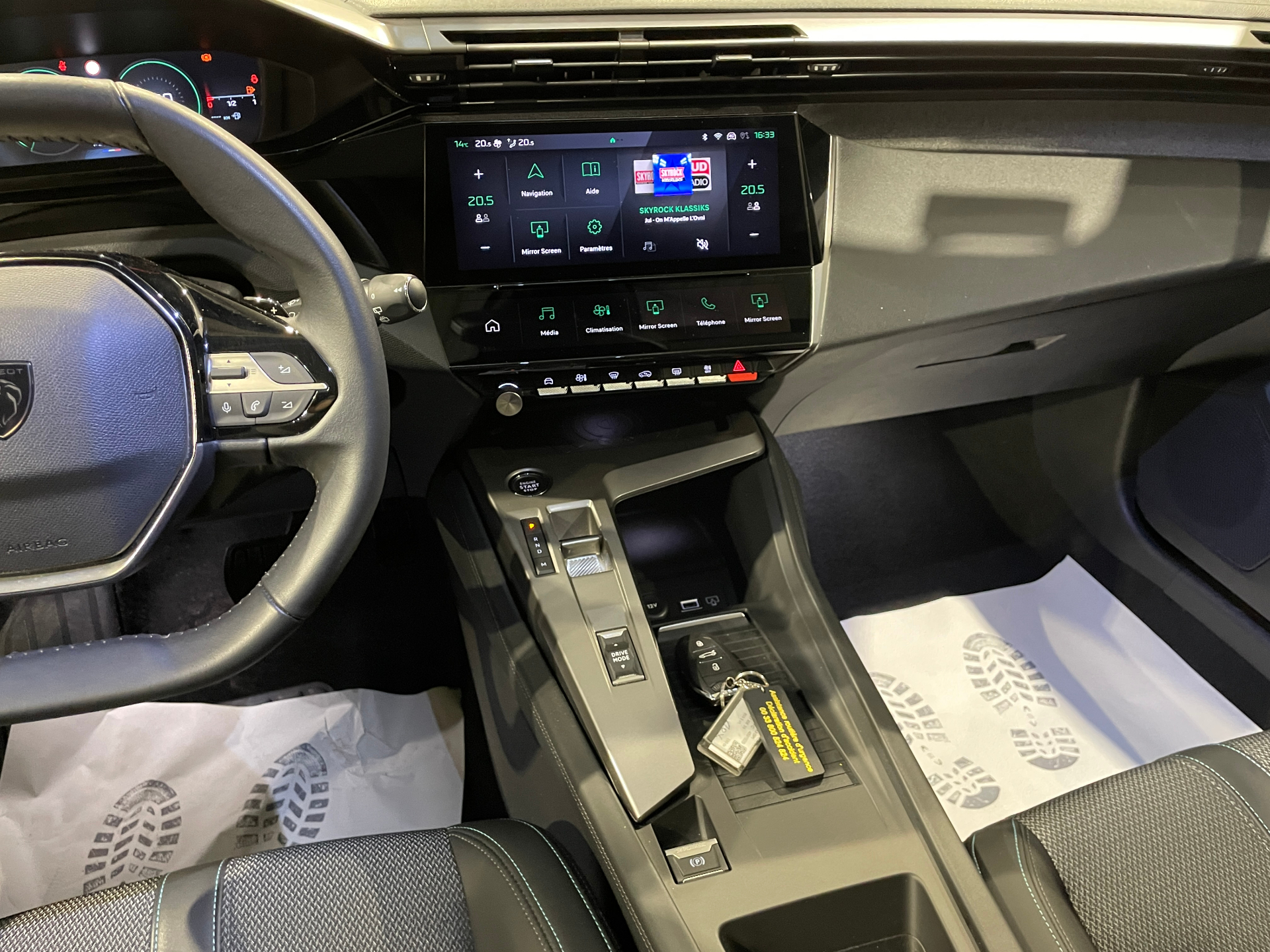 Photo 15 du véhicule PEUGEOT 308