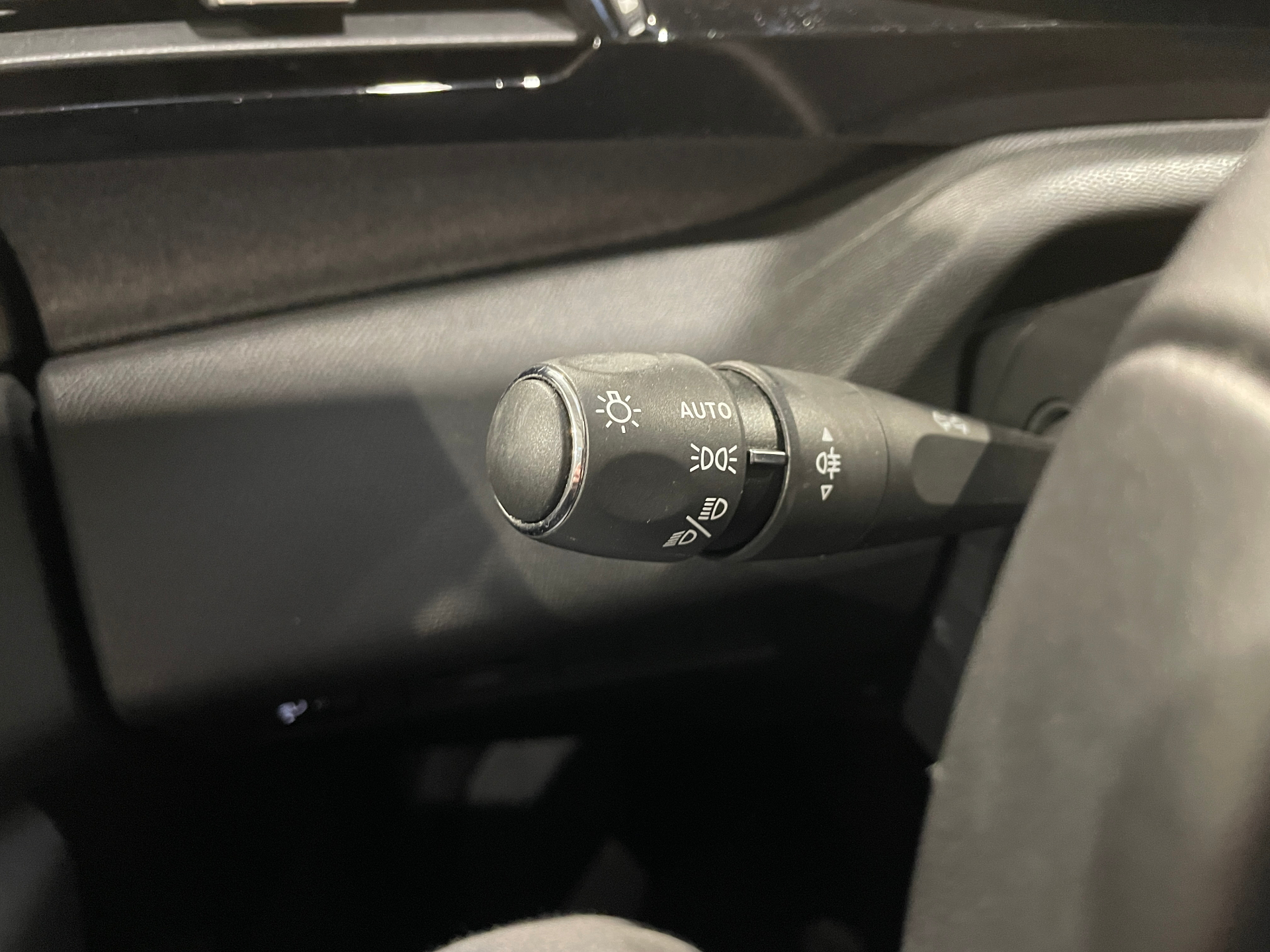 Photo 31 du véhicule PEUGEOT 308