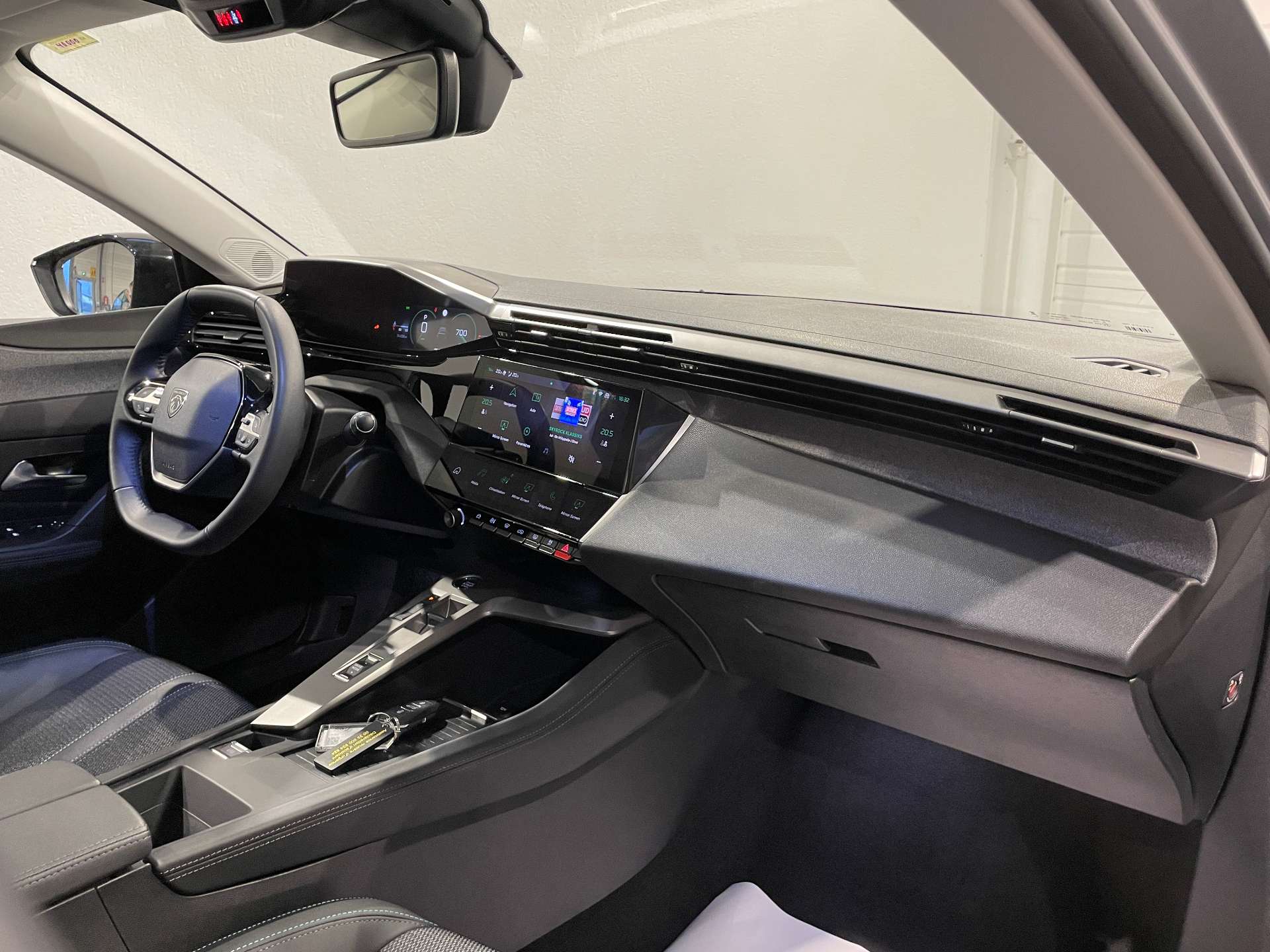 Photo 9 du véhicule PEUGEOT 308