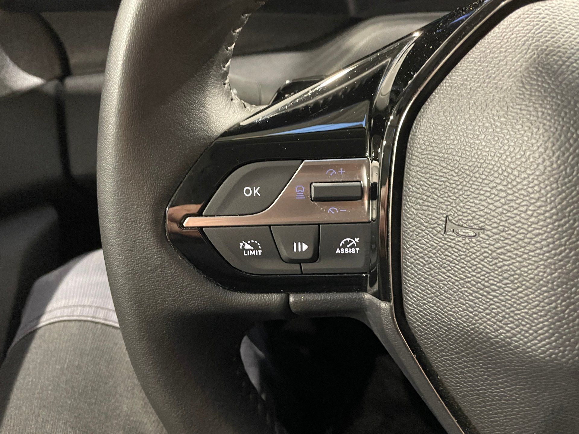 Photo 29 du véhicule PEUGEOT 308