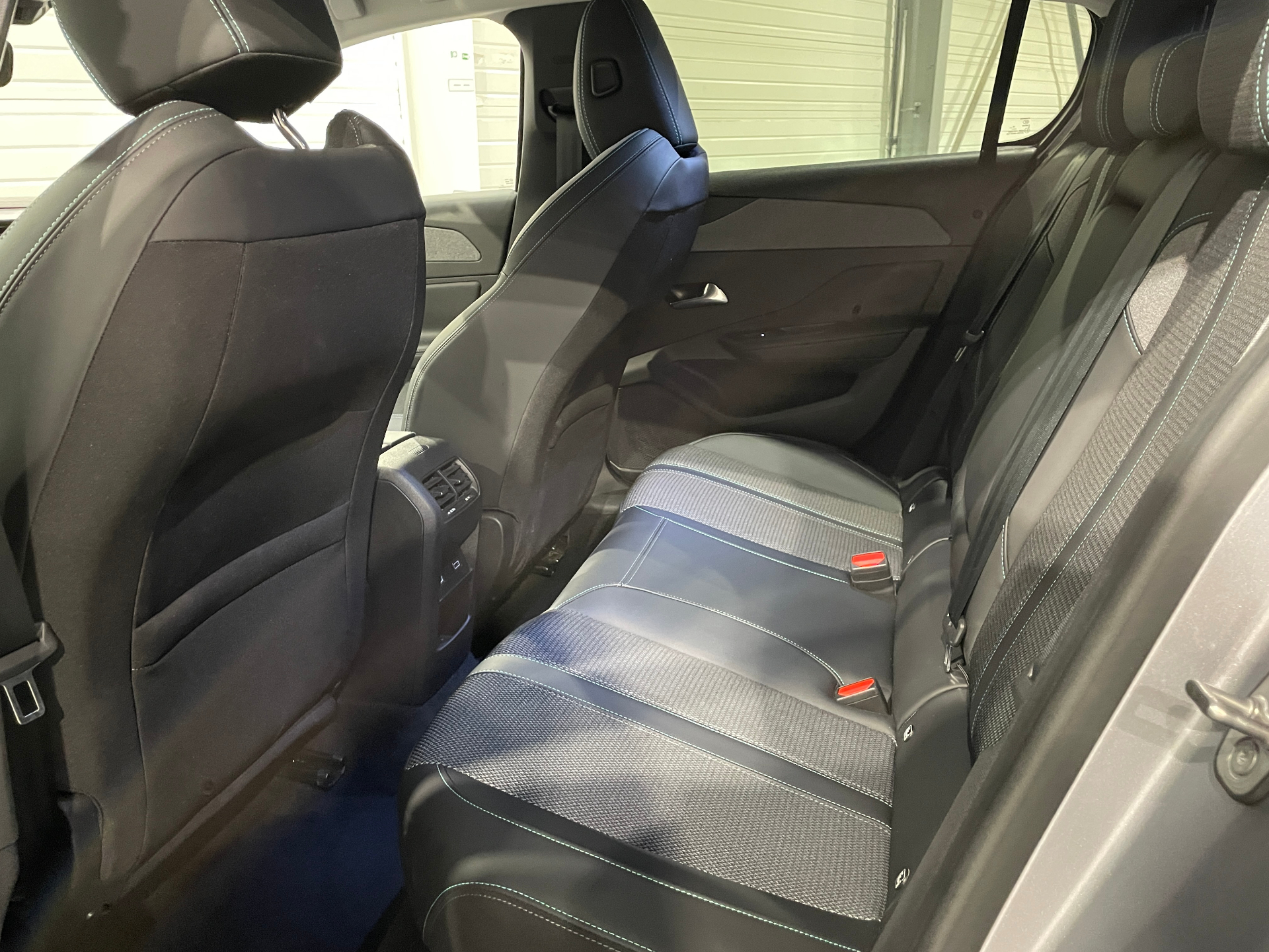 Photo 12 du véhicule PEUGEOT 308