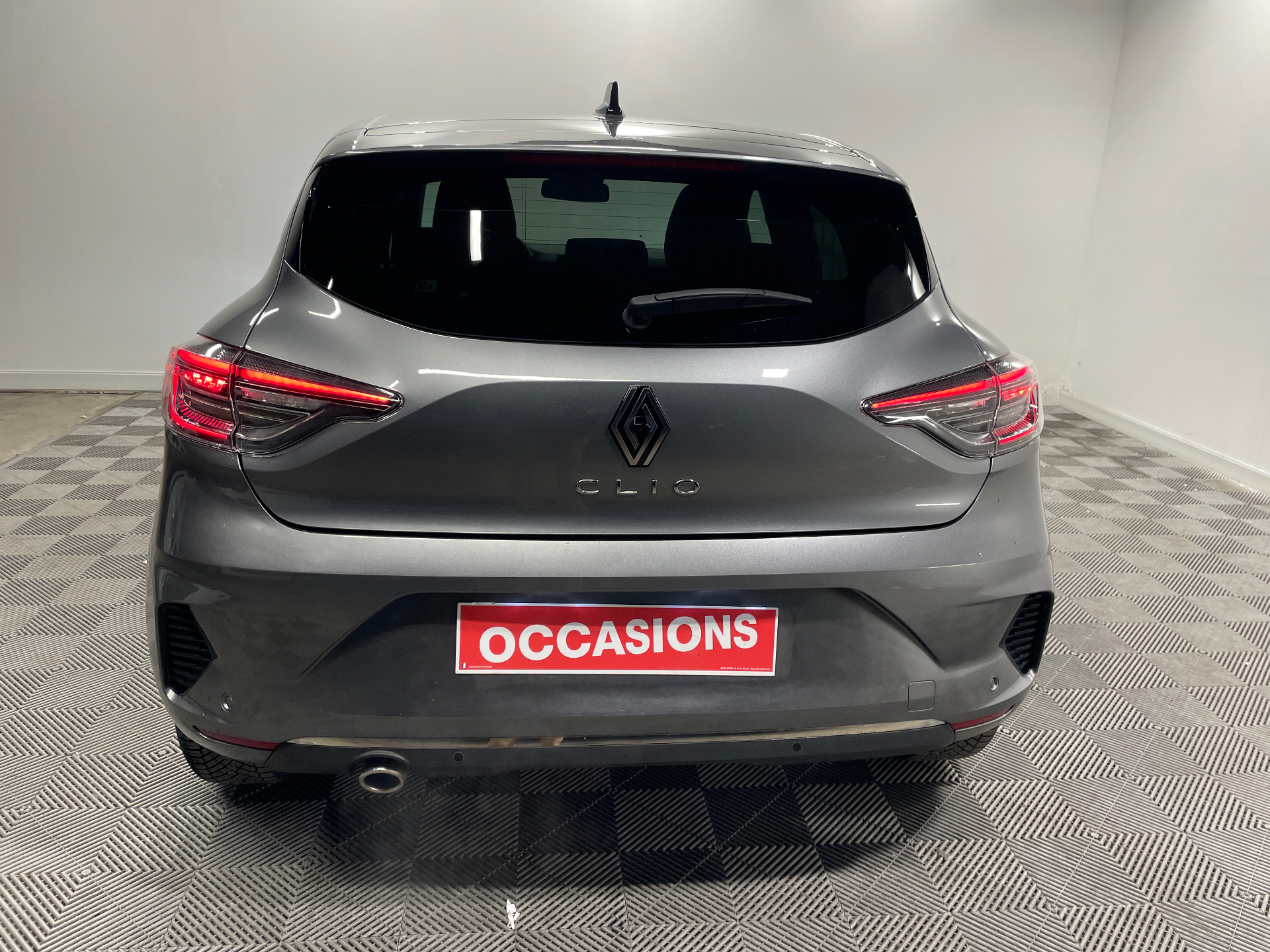 Photo 6 du véhicule RENAULT CLIO V