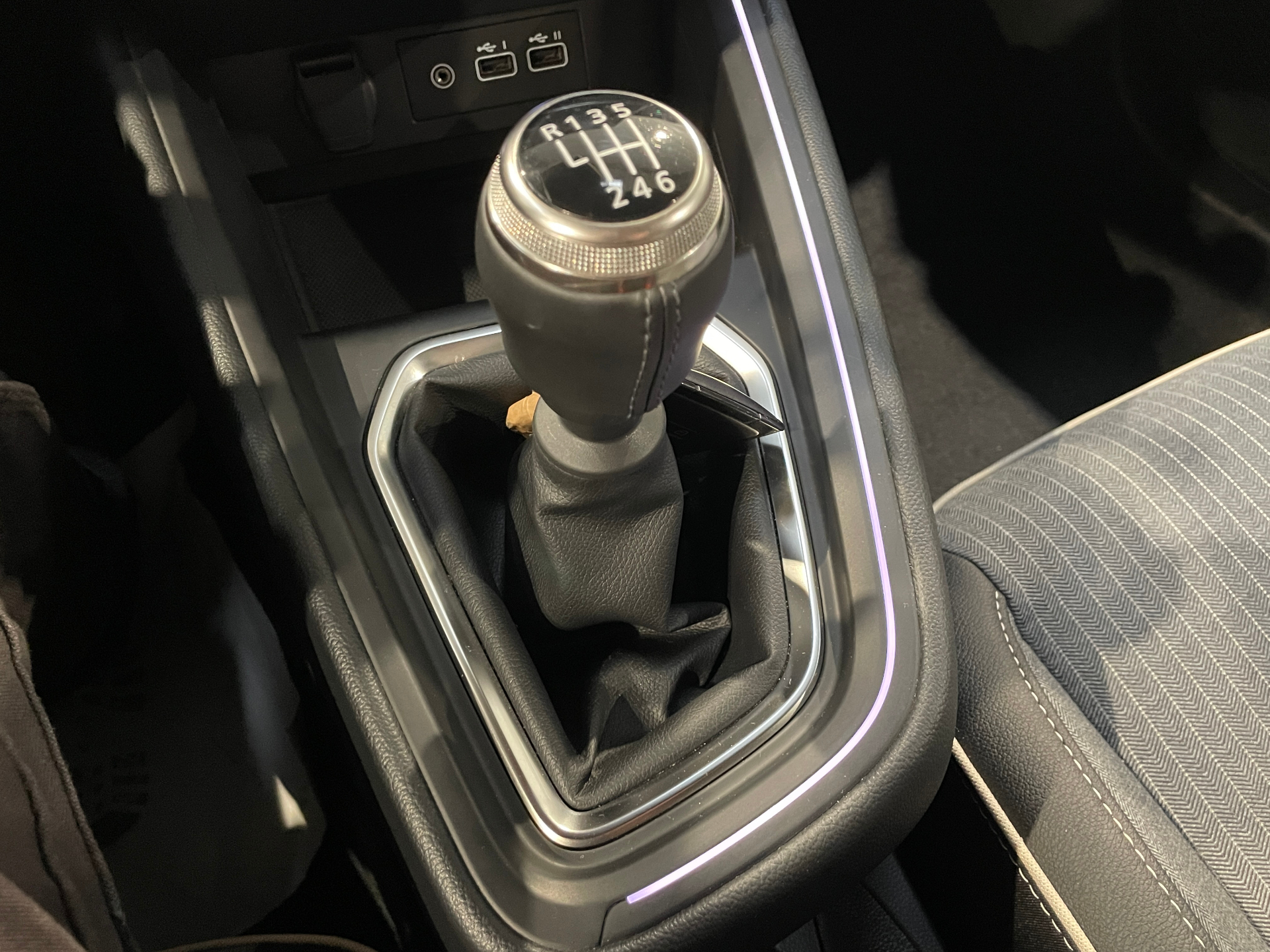 Photo 28 du véhicule RENAULT CLIO V