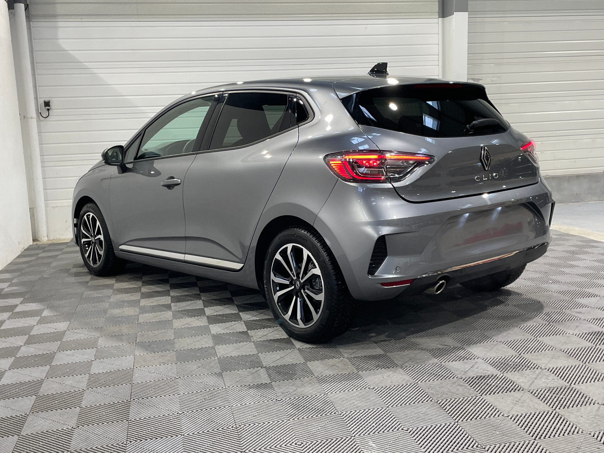 Photo 7 du véhicule RENAULT CLIO V