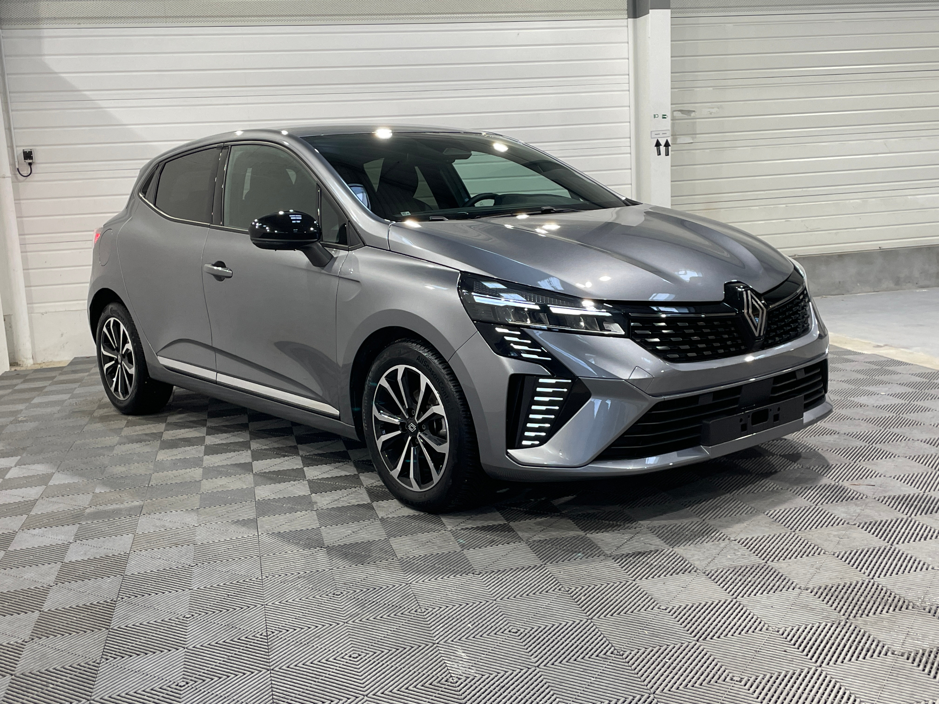 Photo 3 du véhicule RENAULT CLIO V