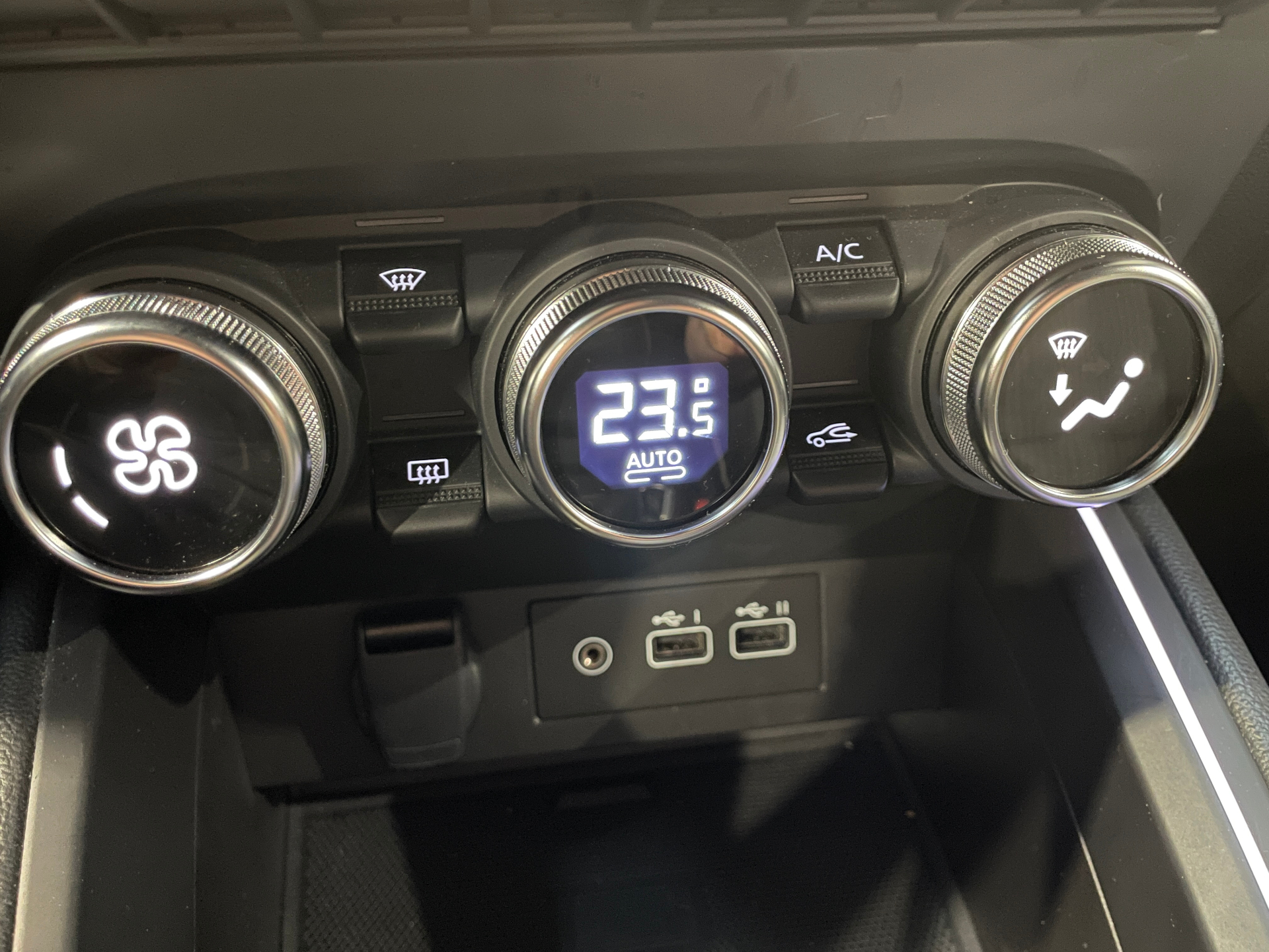 Photo 25 du véhicule RENAULT CLIO V