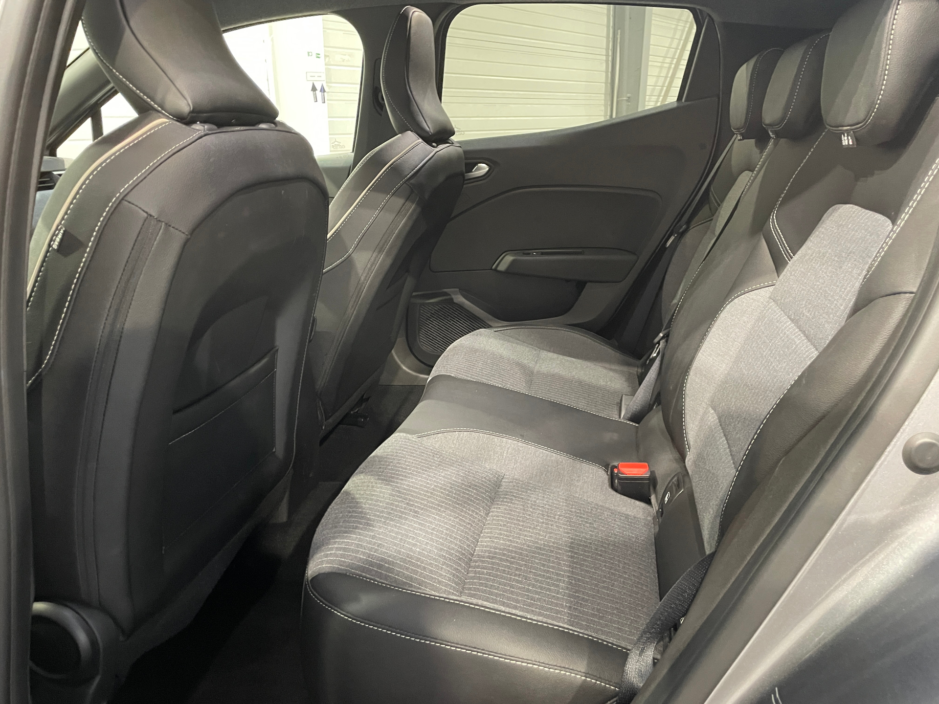 Photo 12 du véhicule RENAULT CLIO V