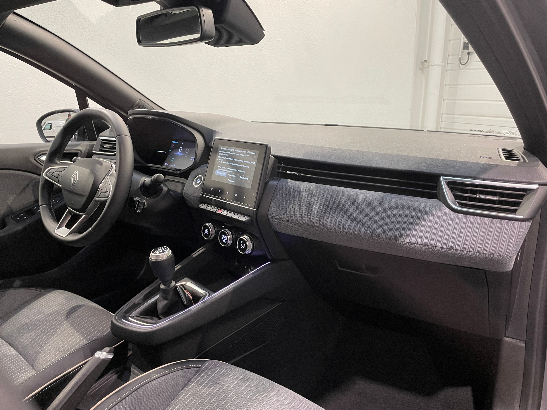 Photo 9 du véhicule RENAULT CLIO V