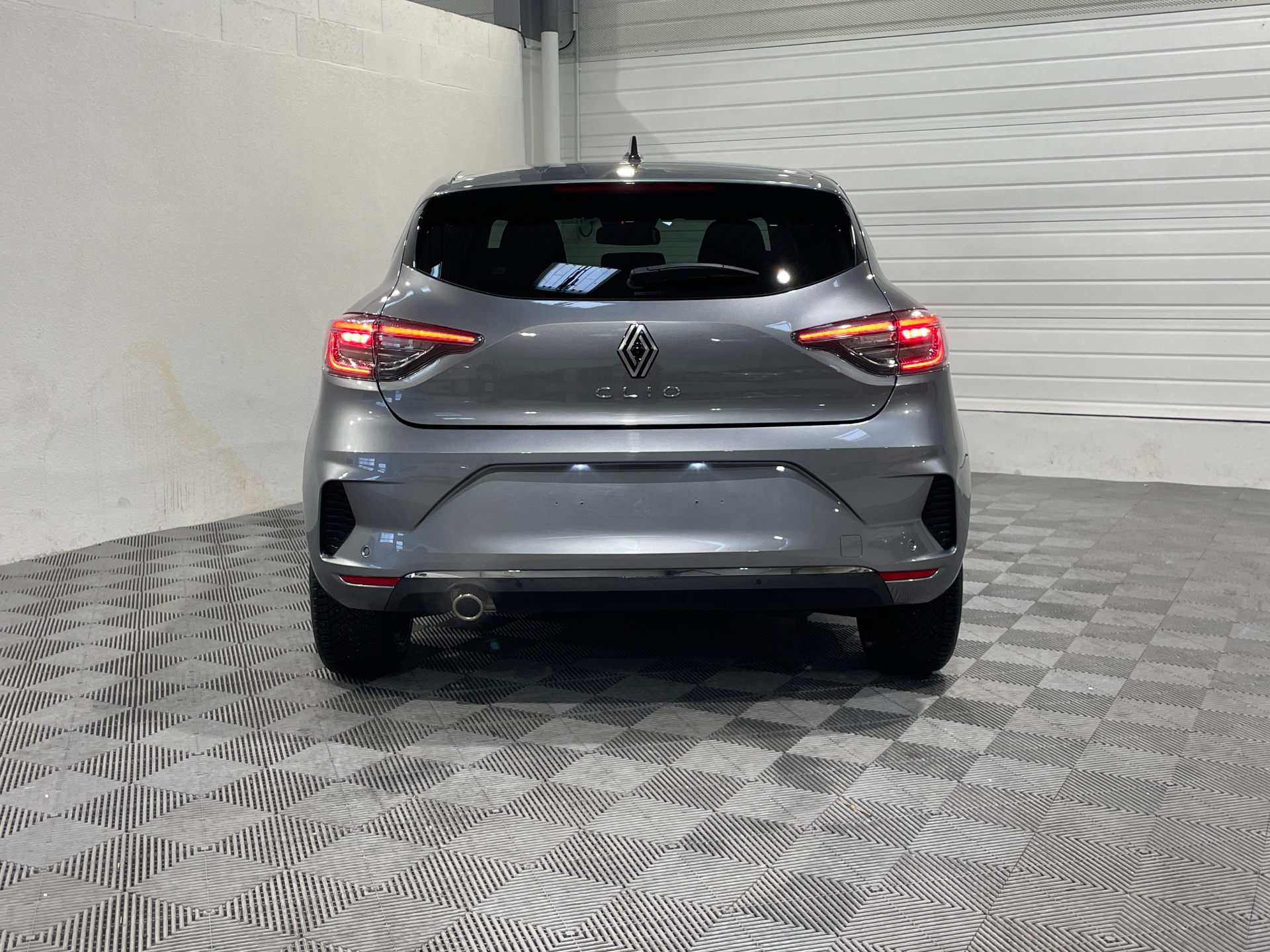 Photo 6 du véhicule RENAULT CLIO V