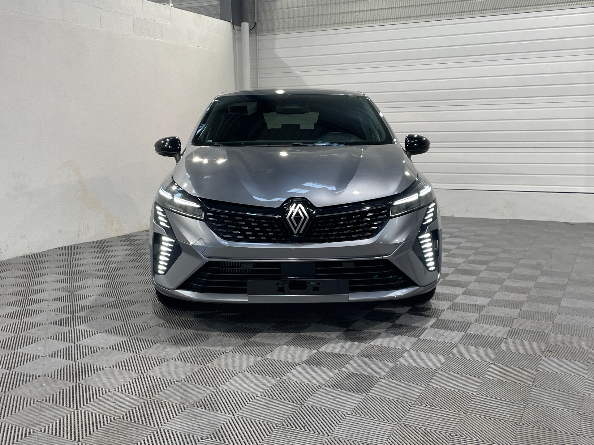 Photo 2 du véhicule RENAULT CLIO V