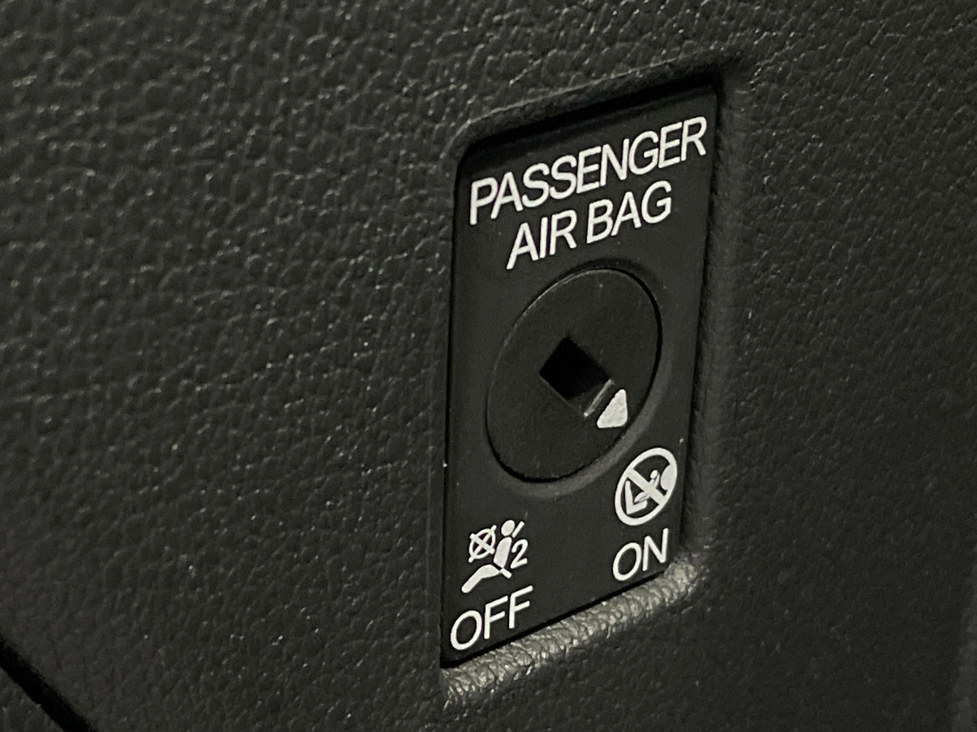 Photo 43 du véhicule SKODA FABIA