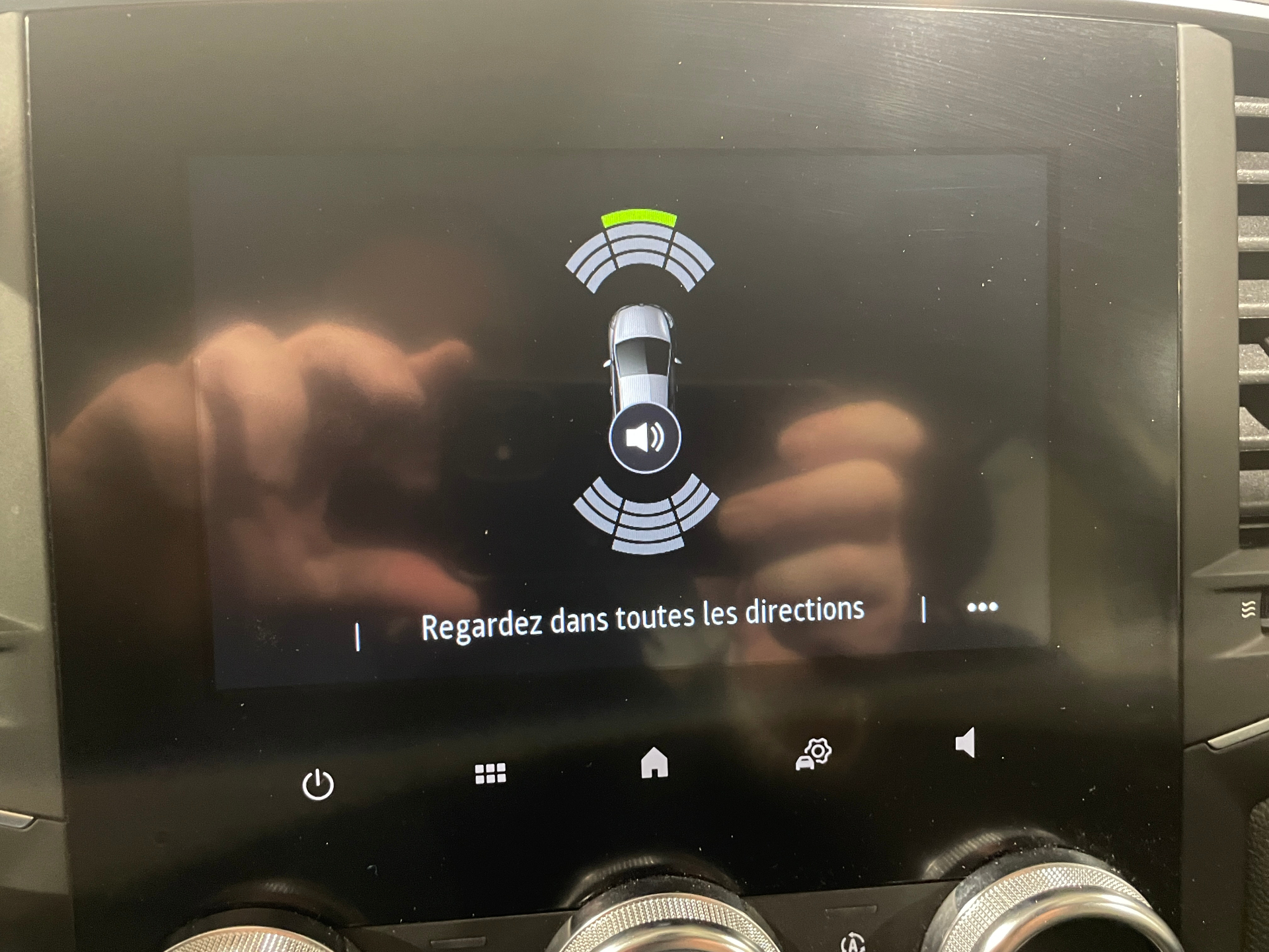 Photo 18 du véhicule RENAULT MEGANE IV BERLINE