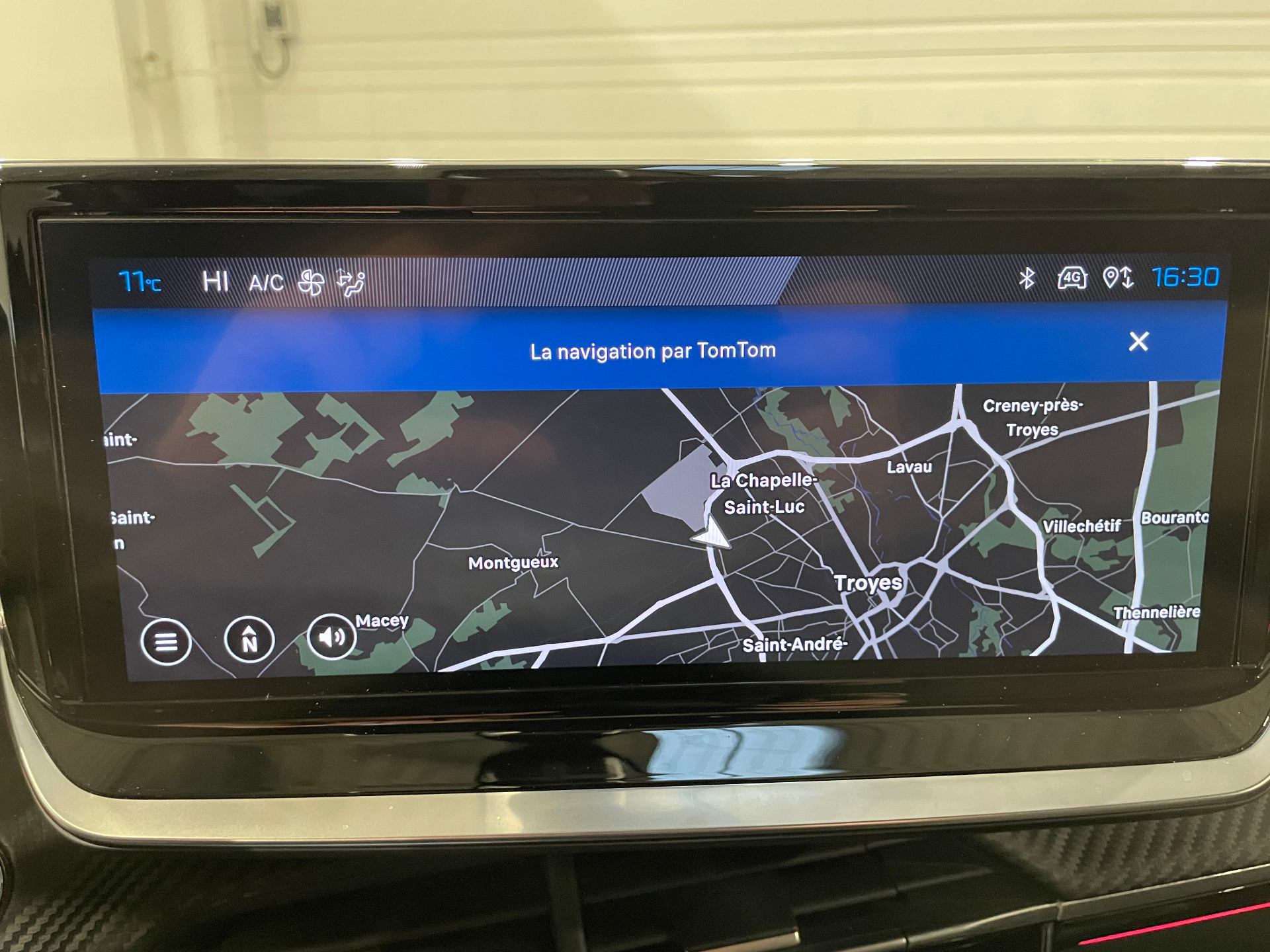 Photo 19 du véhicule PEUGEOT 2008