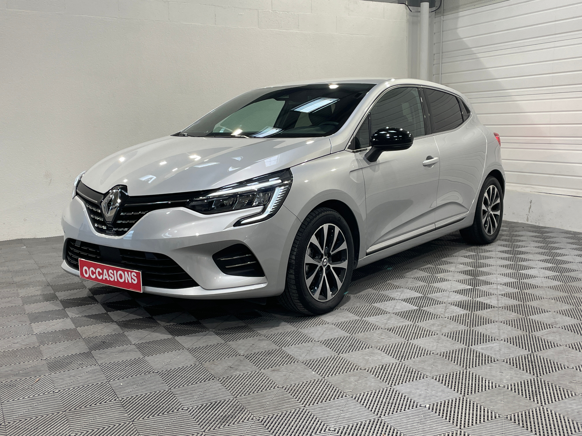 RENAULT CLIO V E-Tech full hybrid 145 Techno d'occasion