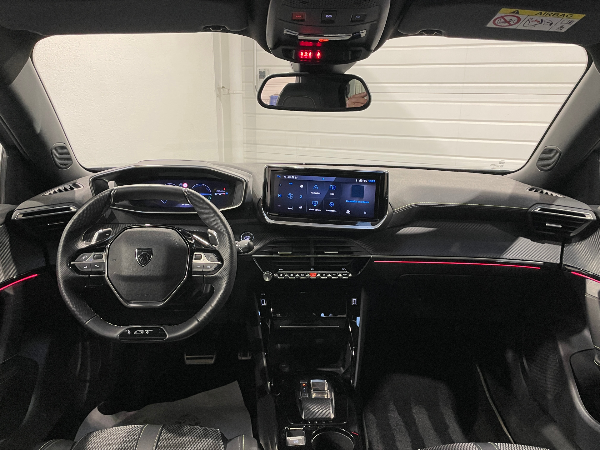 Photo 13 du véhicule PEUGEOT 2008