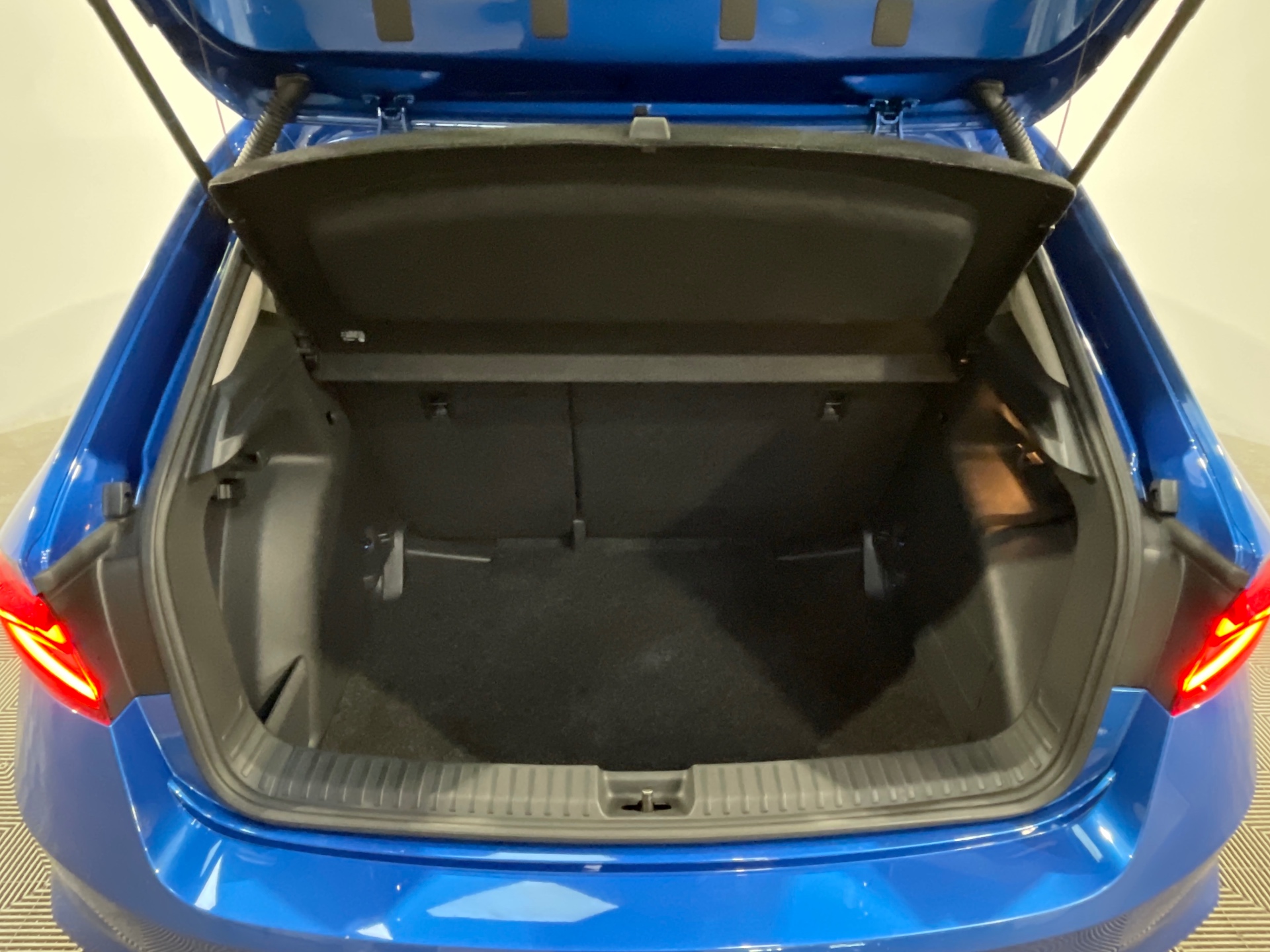 Photo 48 du véhicule SKODA FABIA