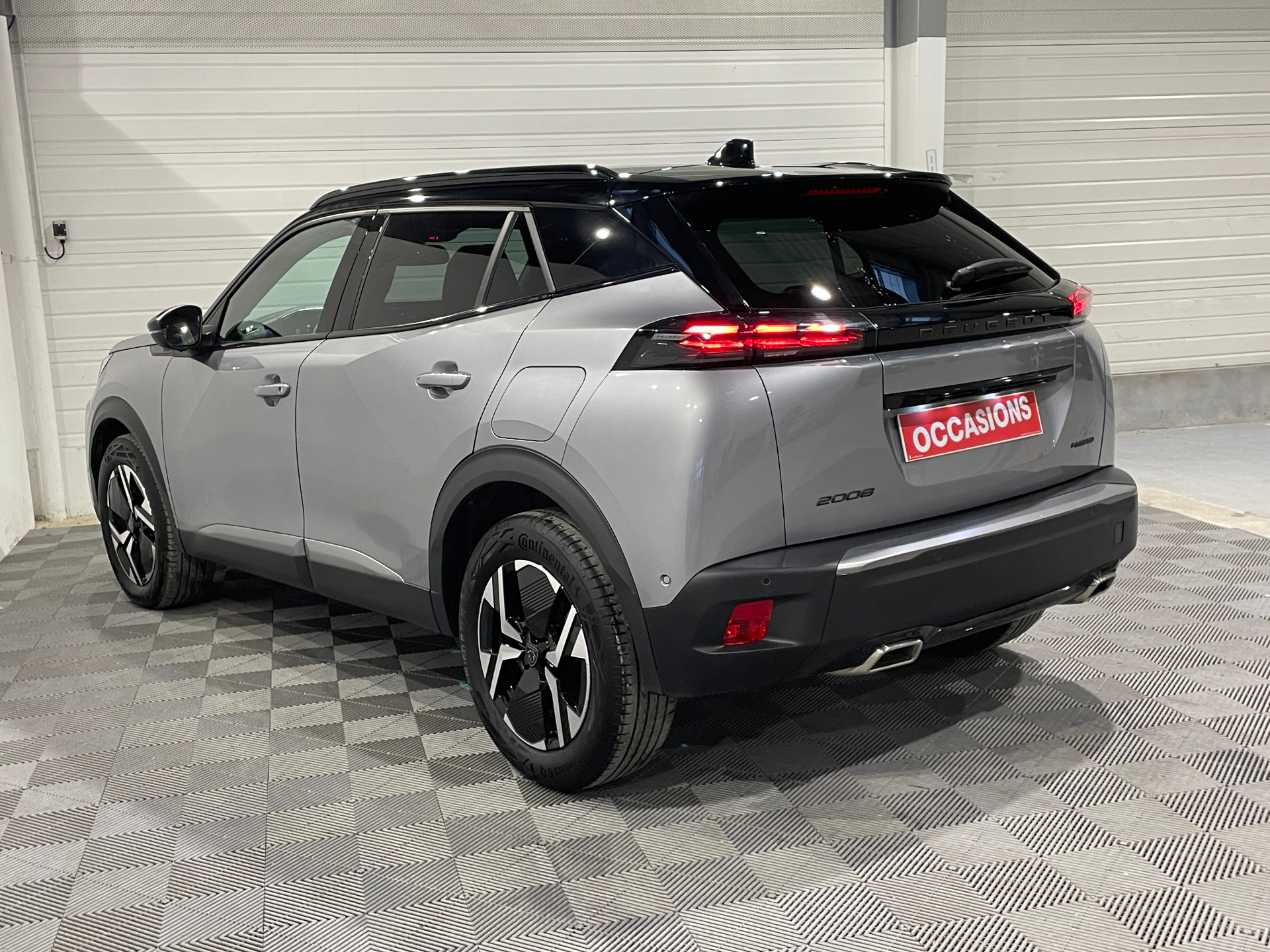 Photo 7 du véhicule PEUGEOT 2008