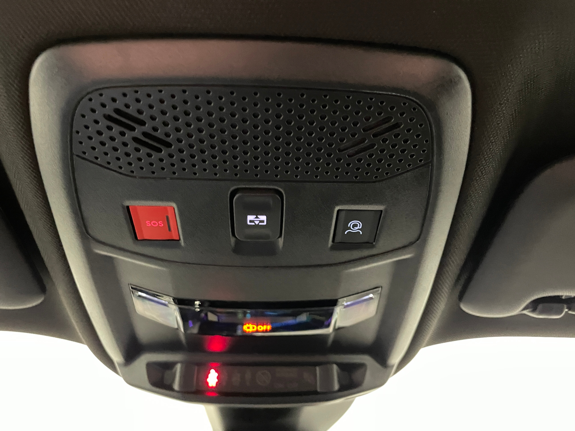 Photo 36 du véhicule PEUGEOT 2008