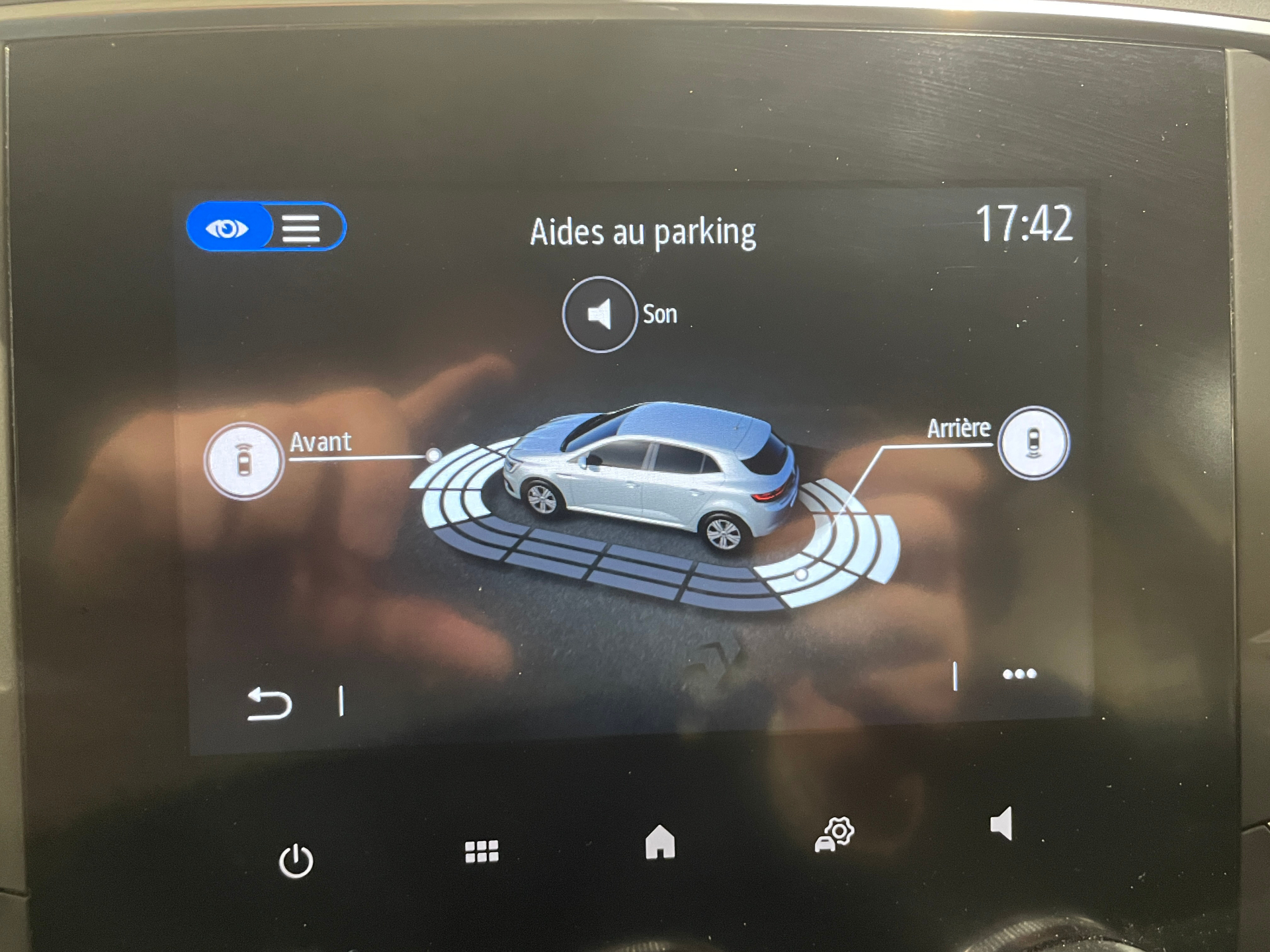 Photo 22 du véhicule RENAULT MEGANE IV BERLINE