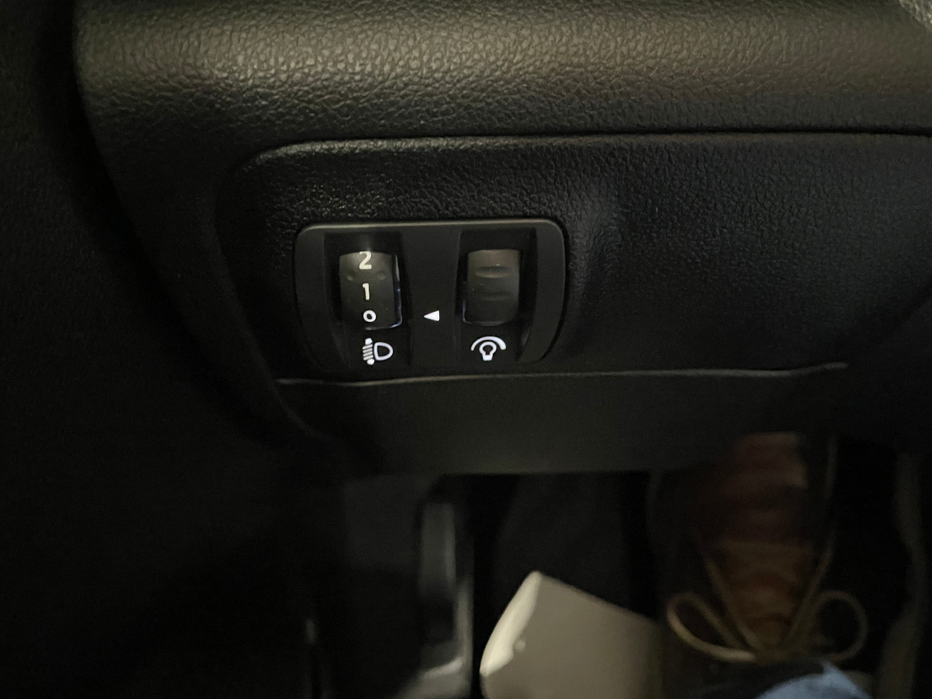 Photo 32 du véhicule RENAULT MEGANE IV BERLINE