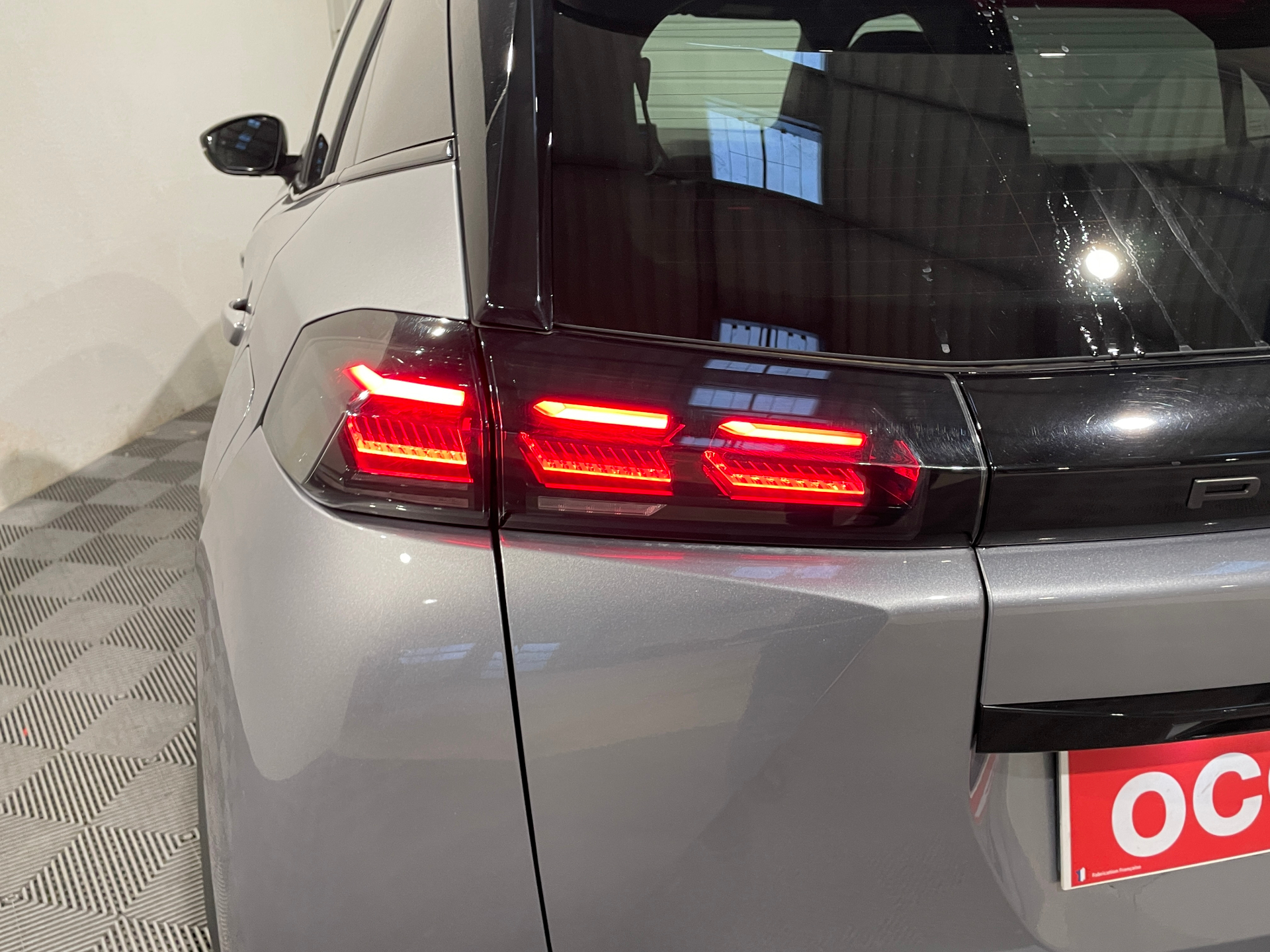 Photo 8 du véhicule PEUGEOT 2008