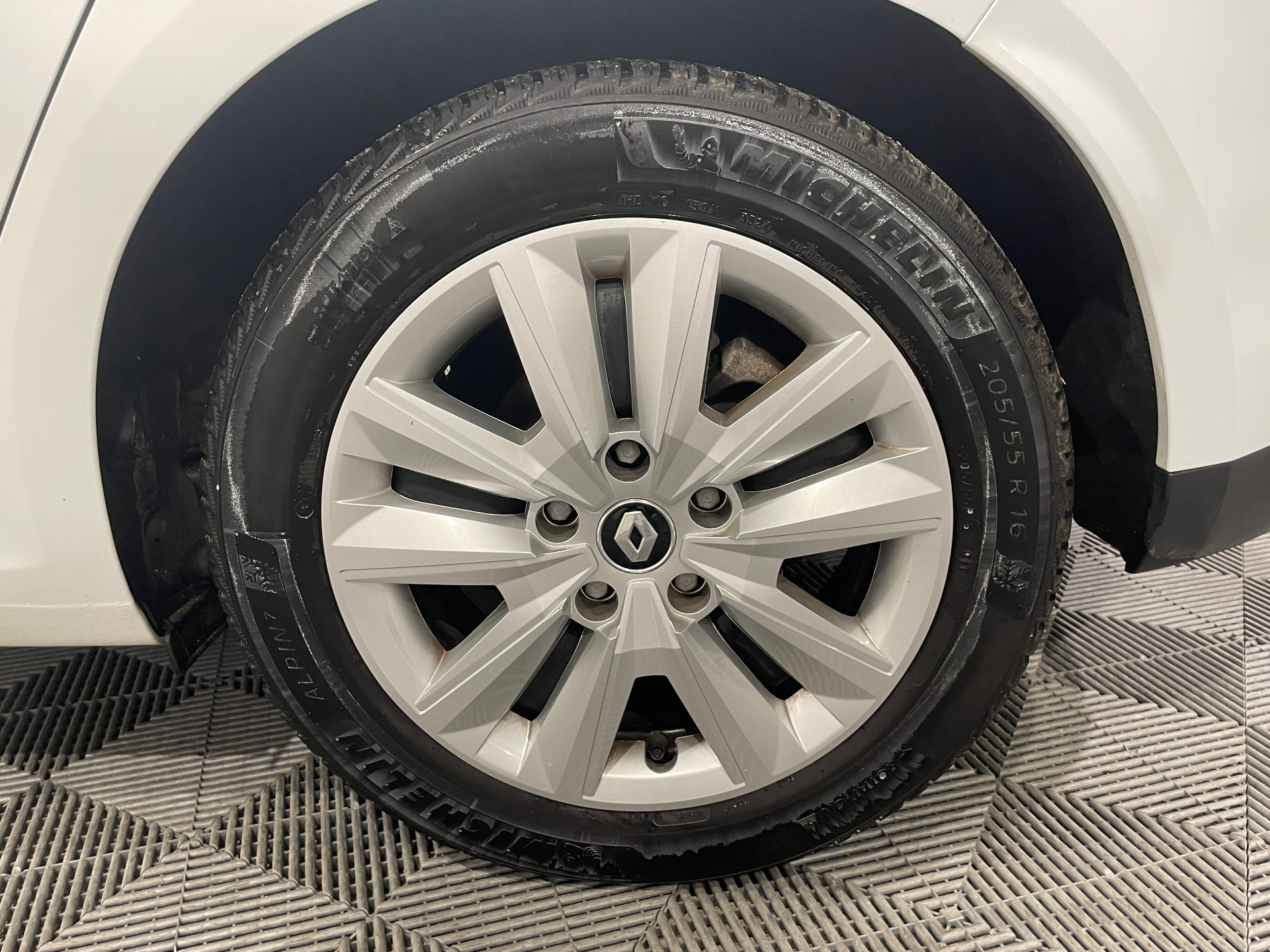 Photo 36 du véhicule RENAULT MEGANE IV BERLINE