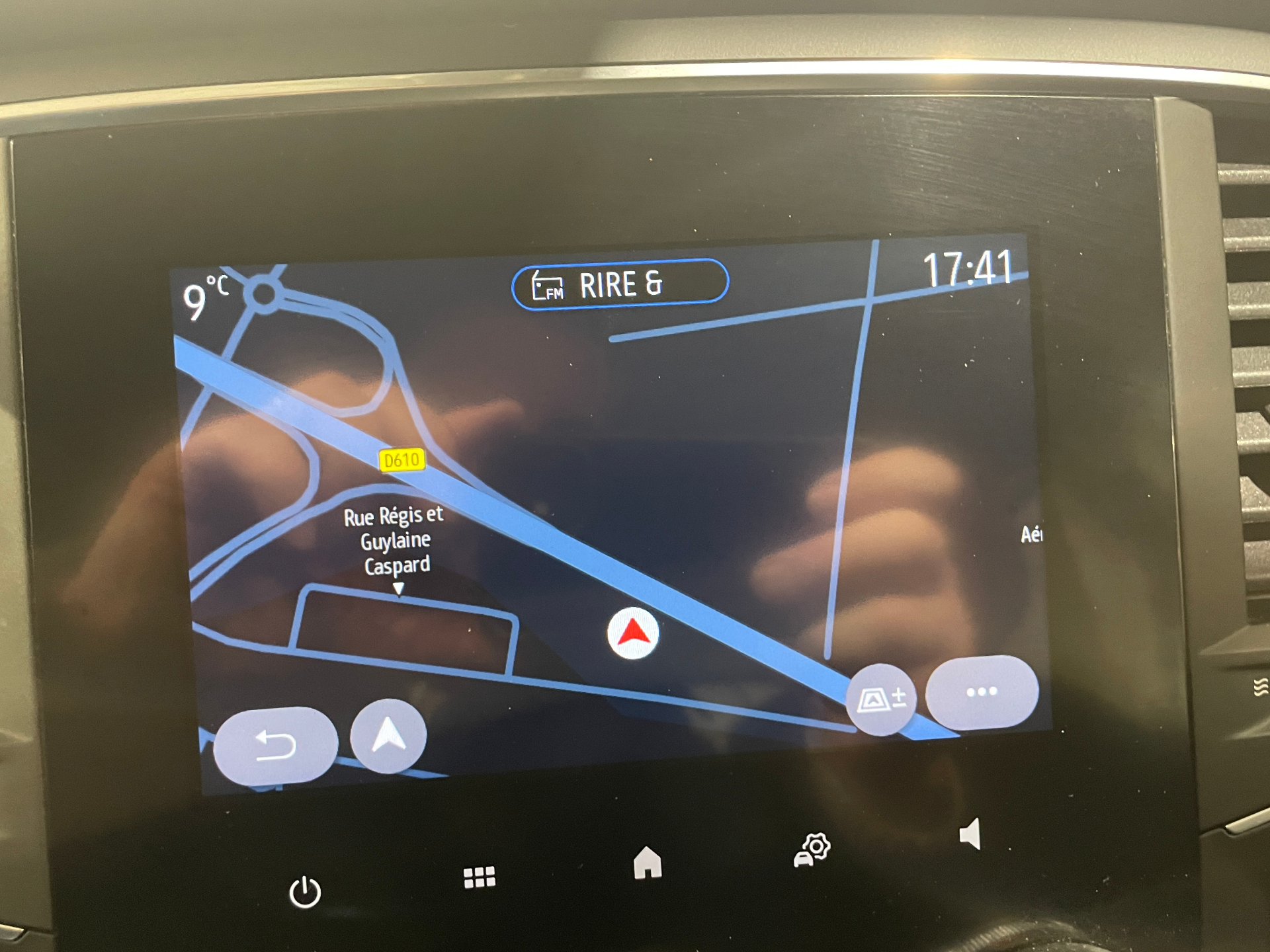 Photo 17 du véhicule RENAULT MEGANE IV BERLINE