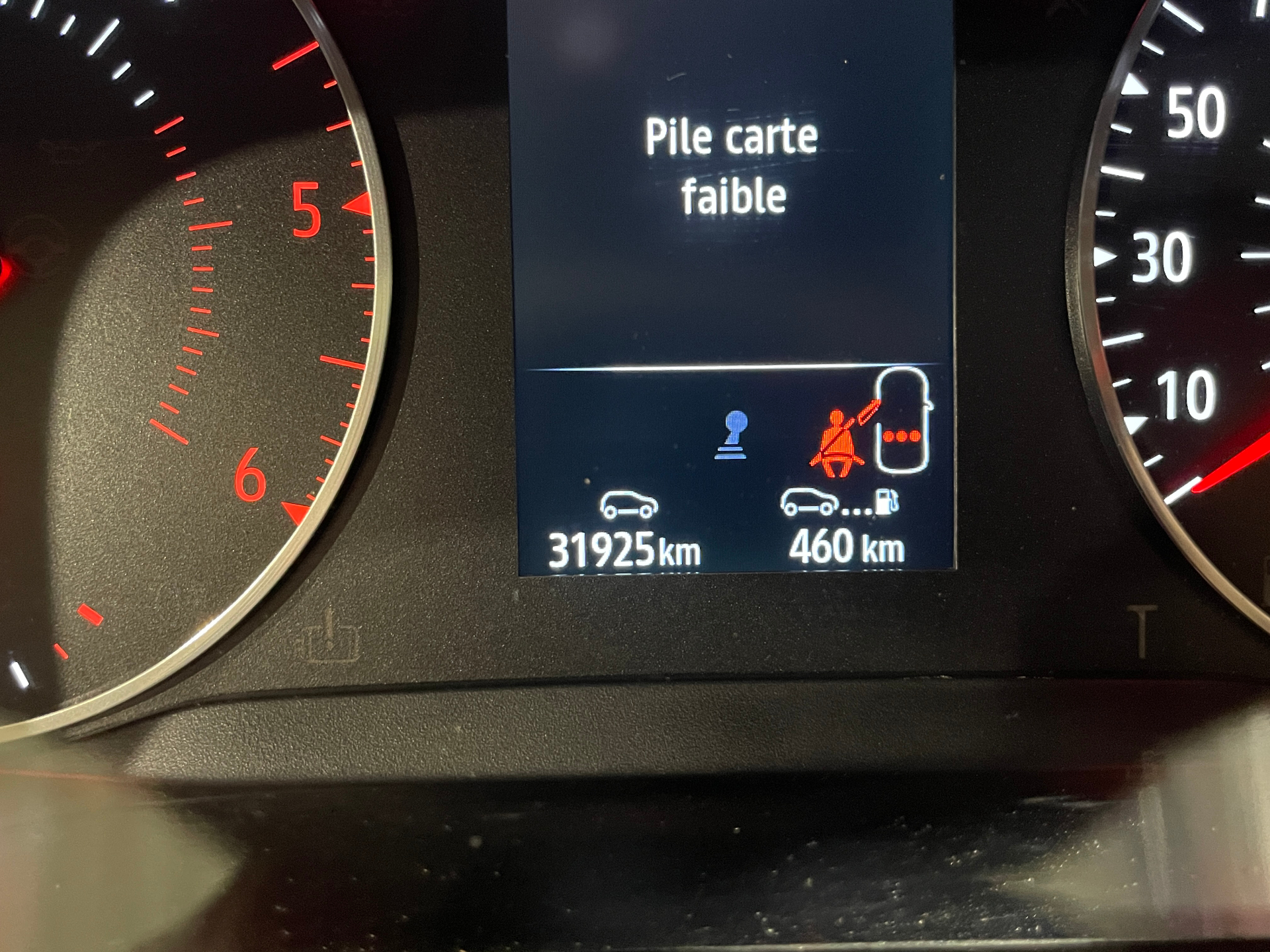 Photo 33 du véhicule RENAULT MEGANE IV BERLINE