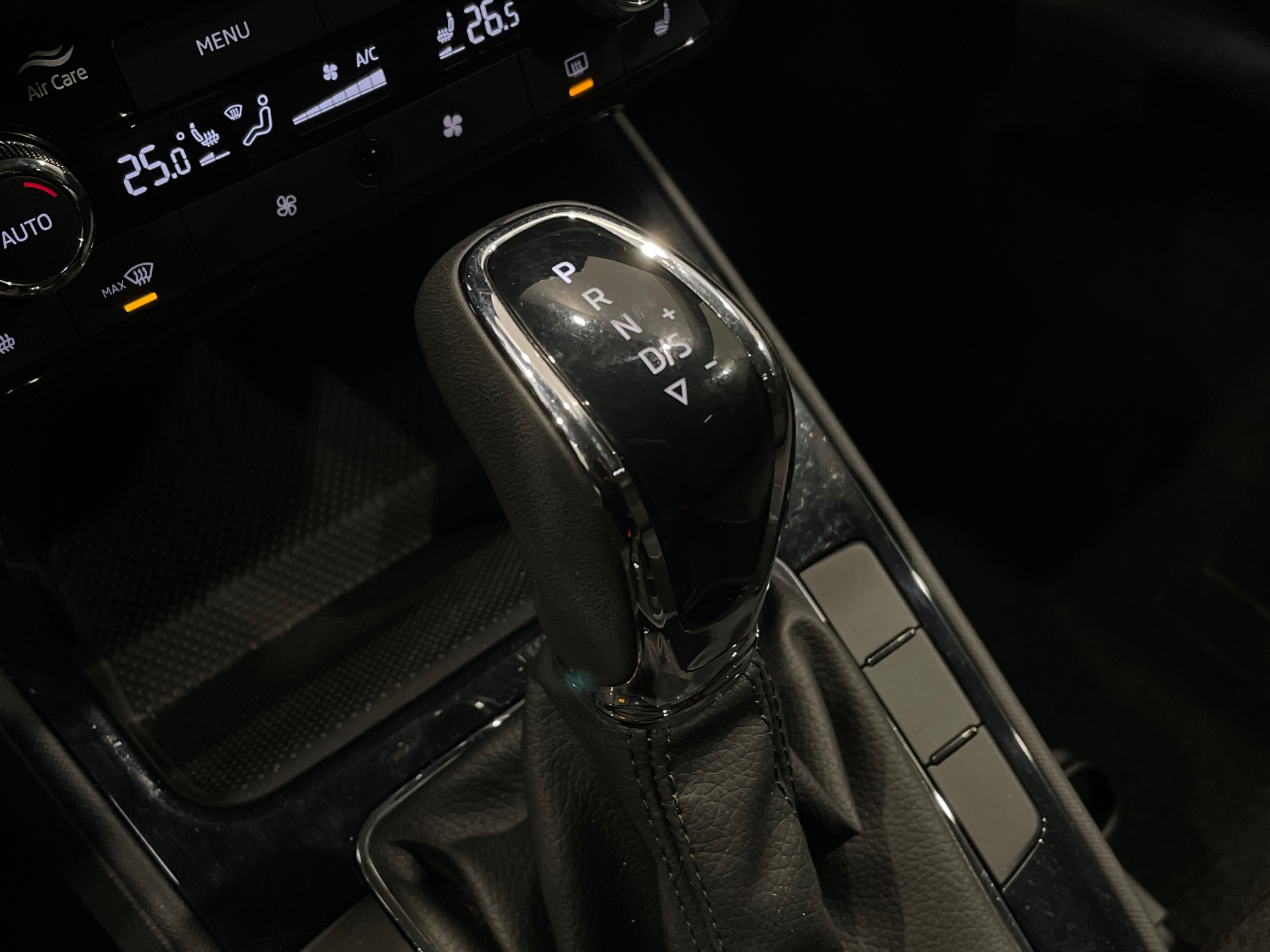 Photo 19 du véhicule SKODA FABIA