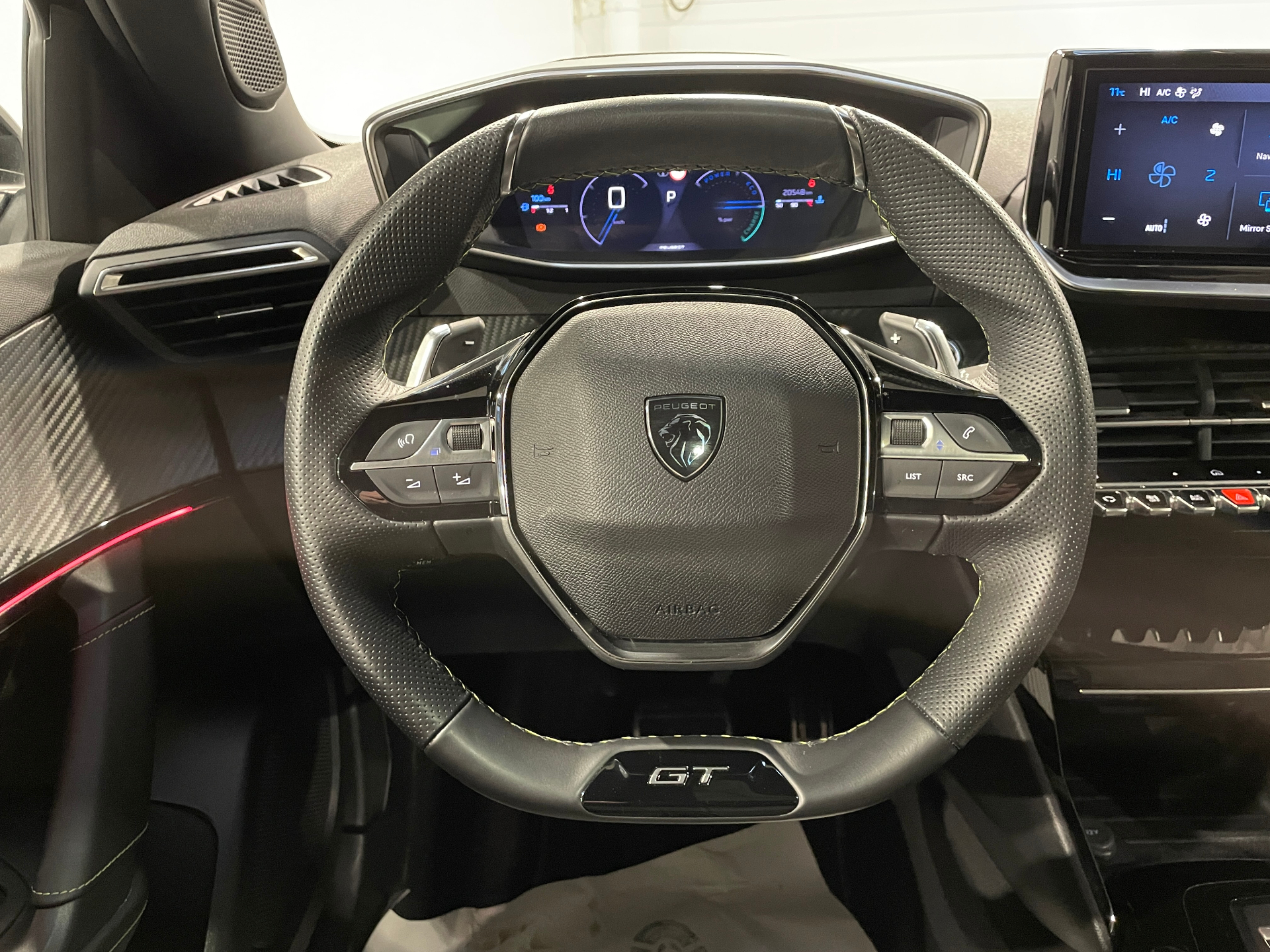 Photo 14 du véhicule PEUGEOT 2008