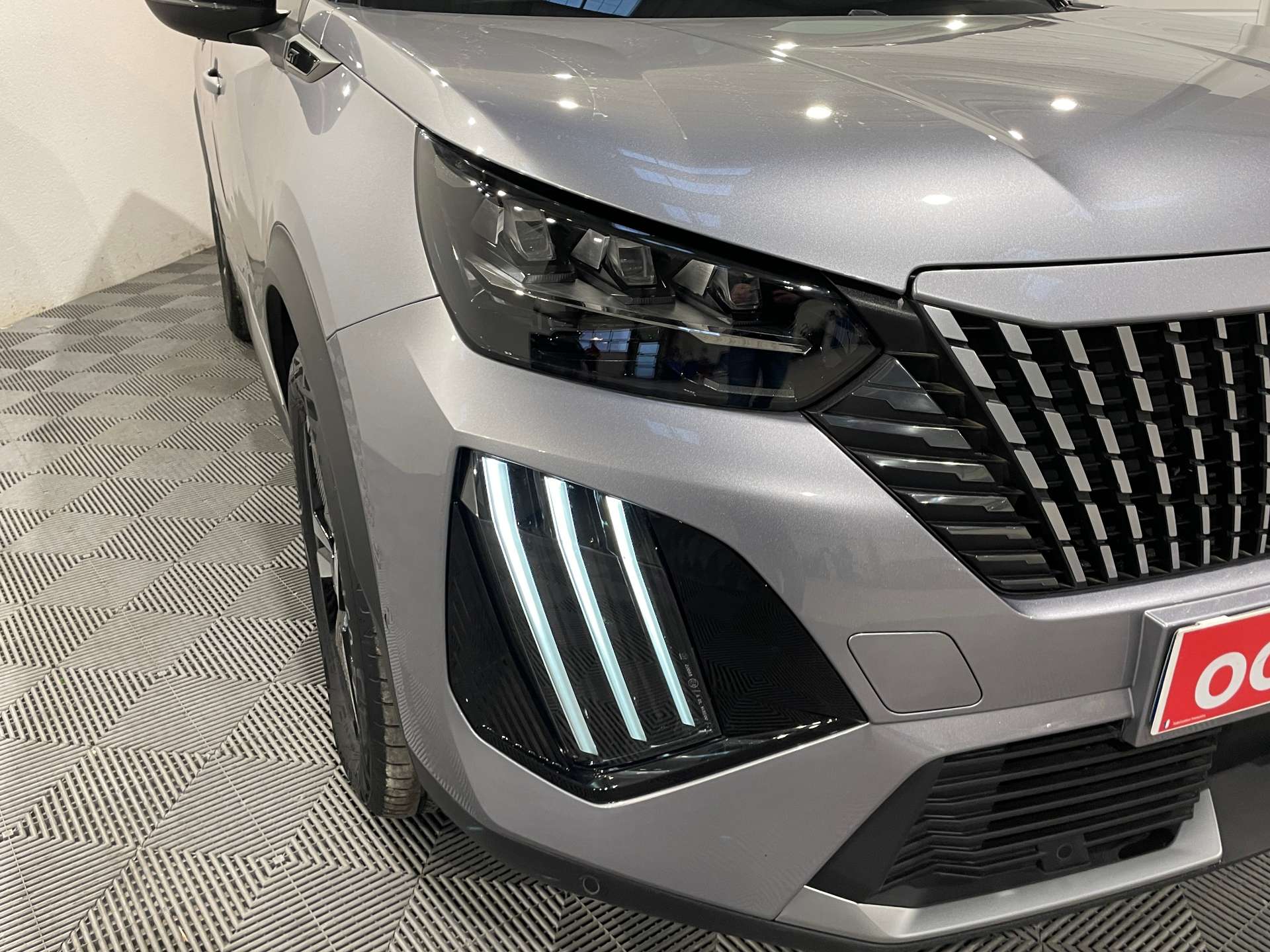 Photo 4 du véhicule PEUGEOT 2008